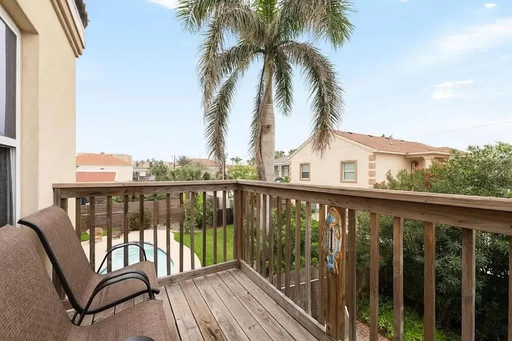 Balcony/Terrace in Beach & Palms condo
