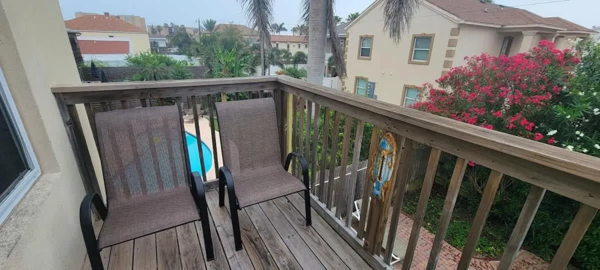 Balcony/Terrace in Beach & Palms condo