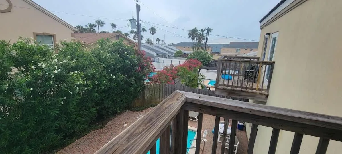 Balcony/Terrace in Beach & Palms condo