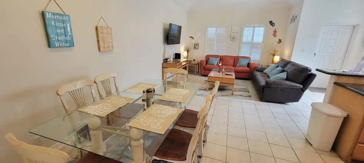 Dining area in Beach & Palms condo