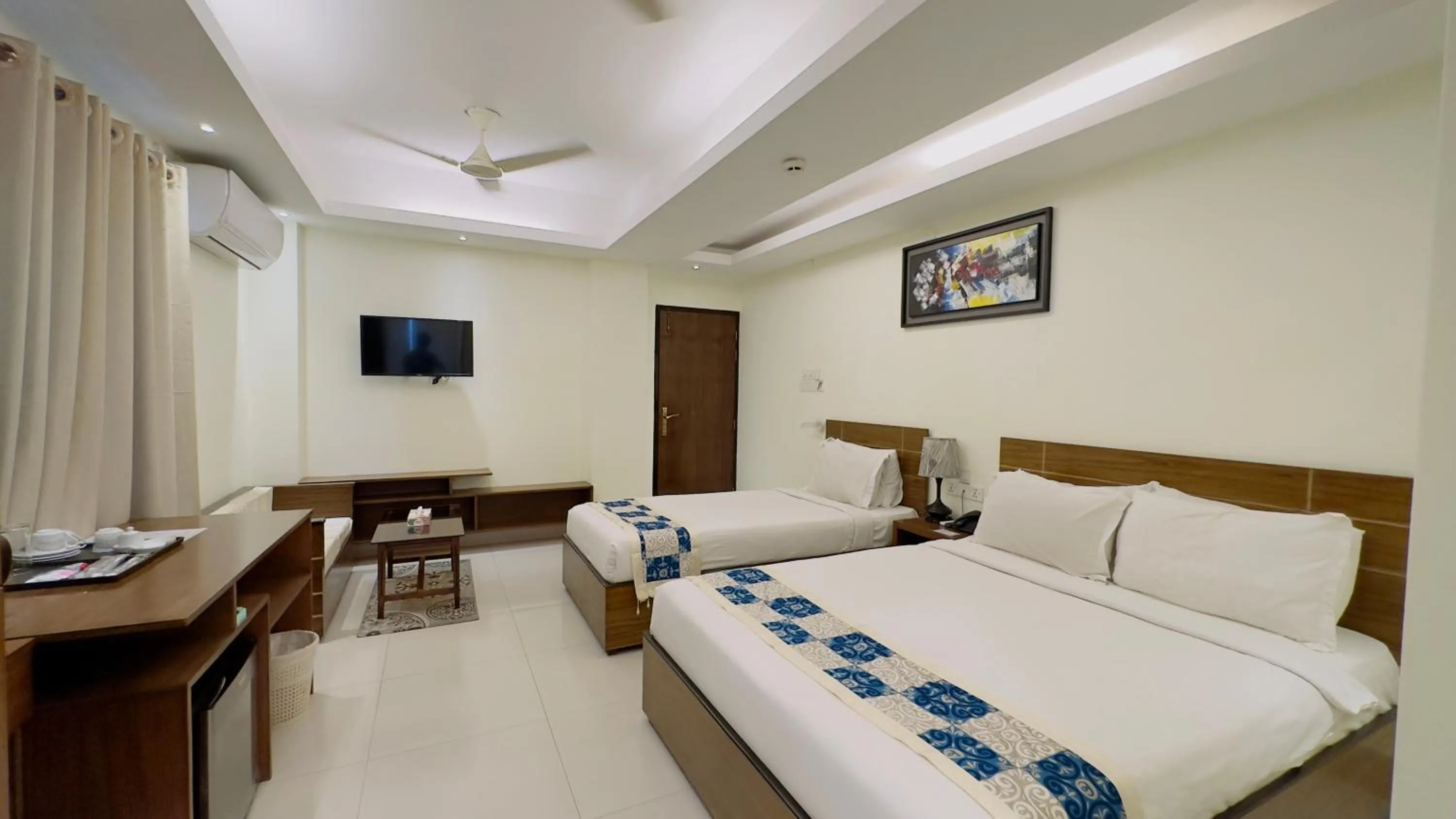 Deluxe Triple Room in Hotel The Grand Hyatt Dhaka