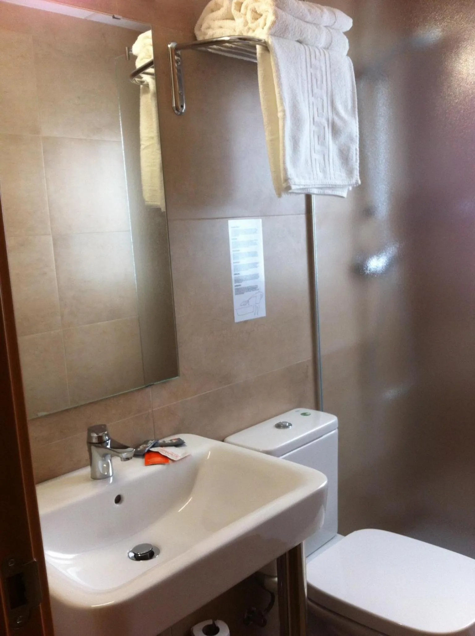 Bathroom in Hotel Mediterrani Express