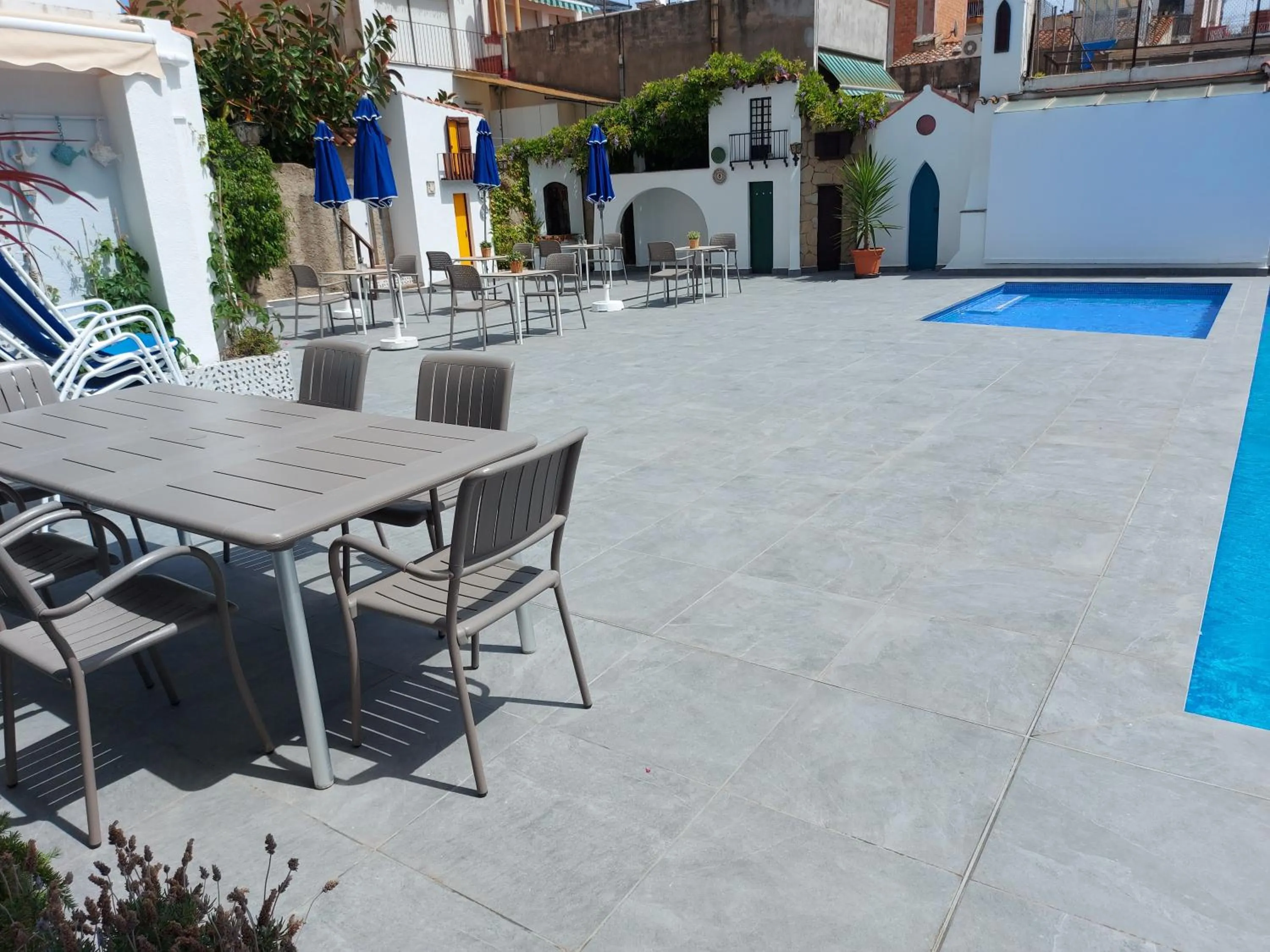 Patio in Hotel Mediterrani Express