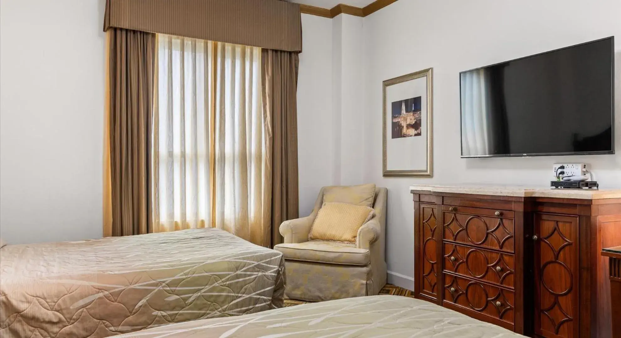 Bed in EMBASSY HOTEL Bed in EMBASSY HOTEL