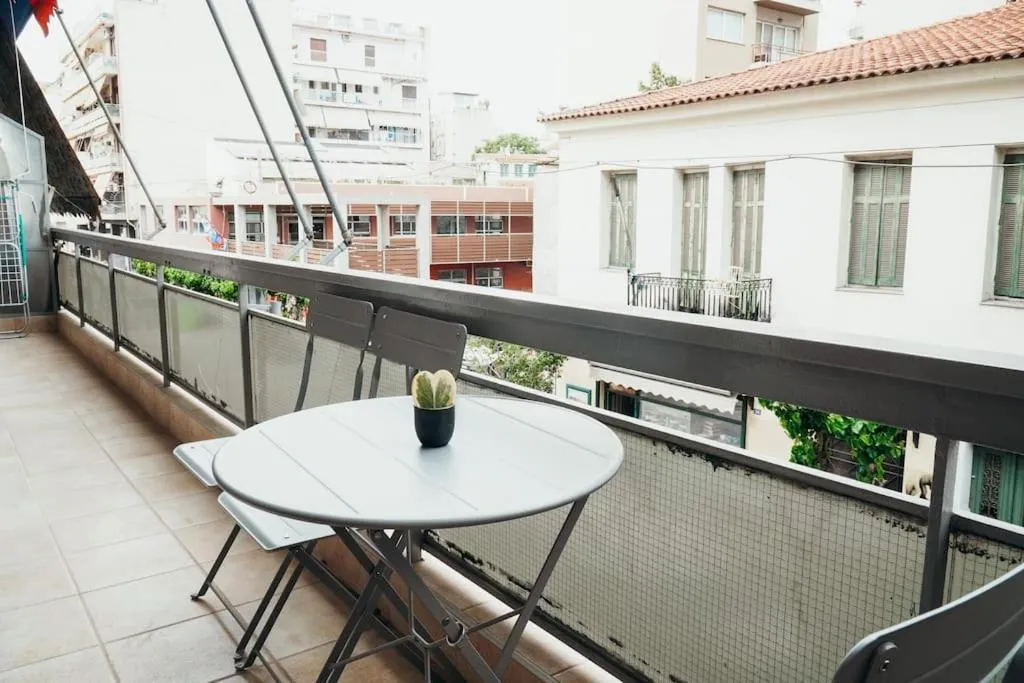 Charming Apartment in Keramikos
