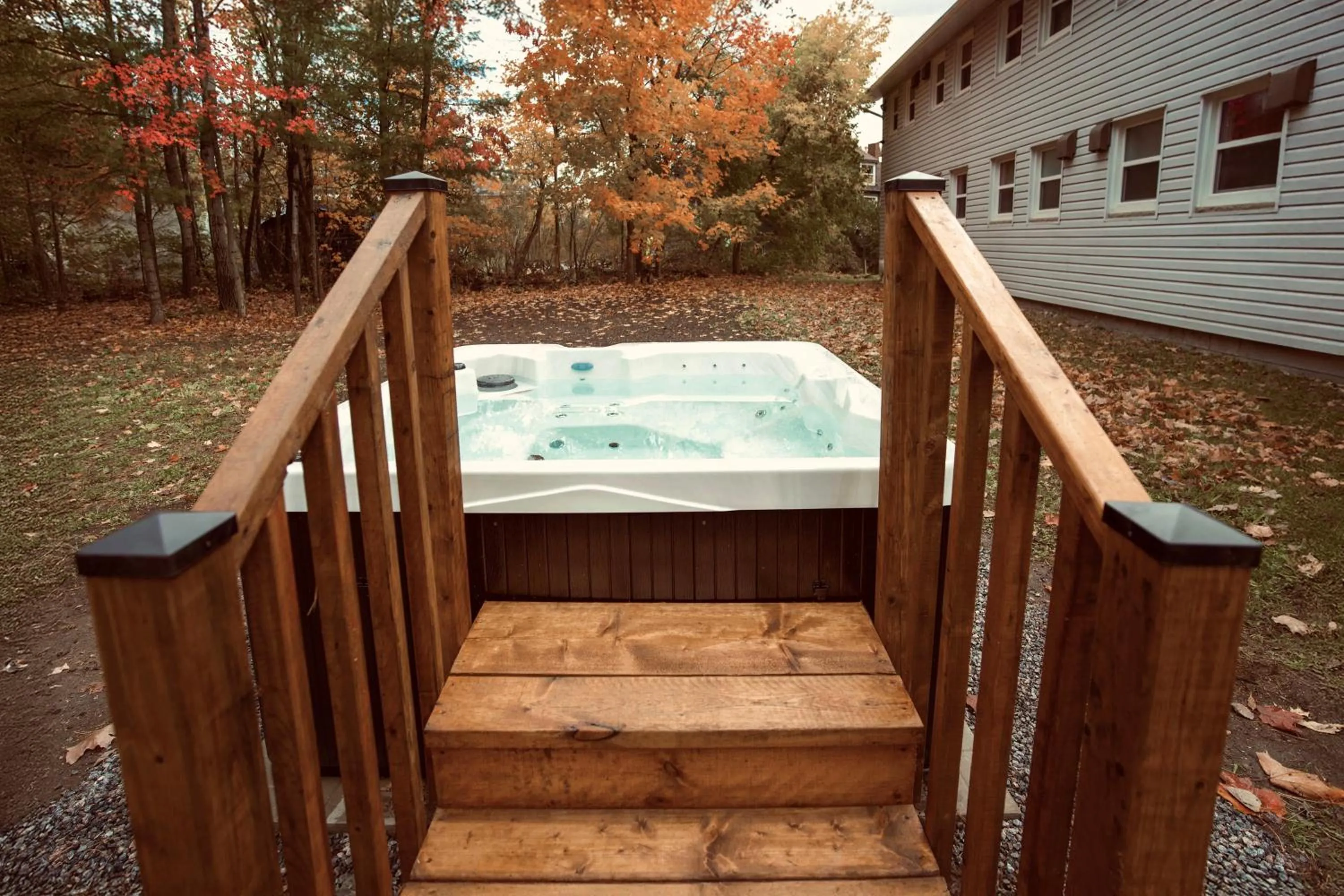 Hot Tub in Stay Inn Muskoka