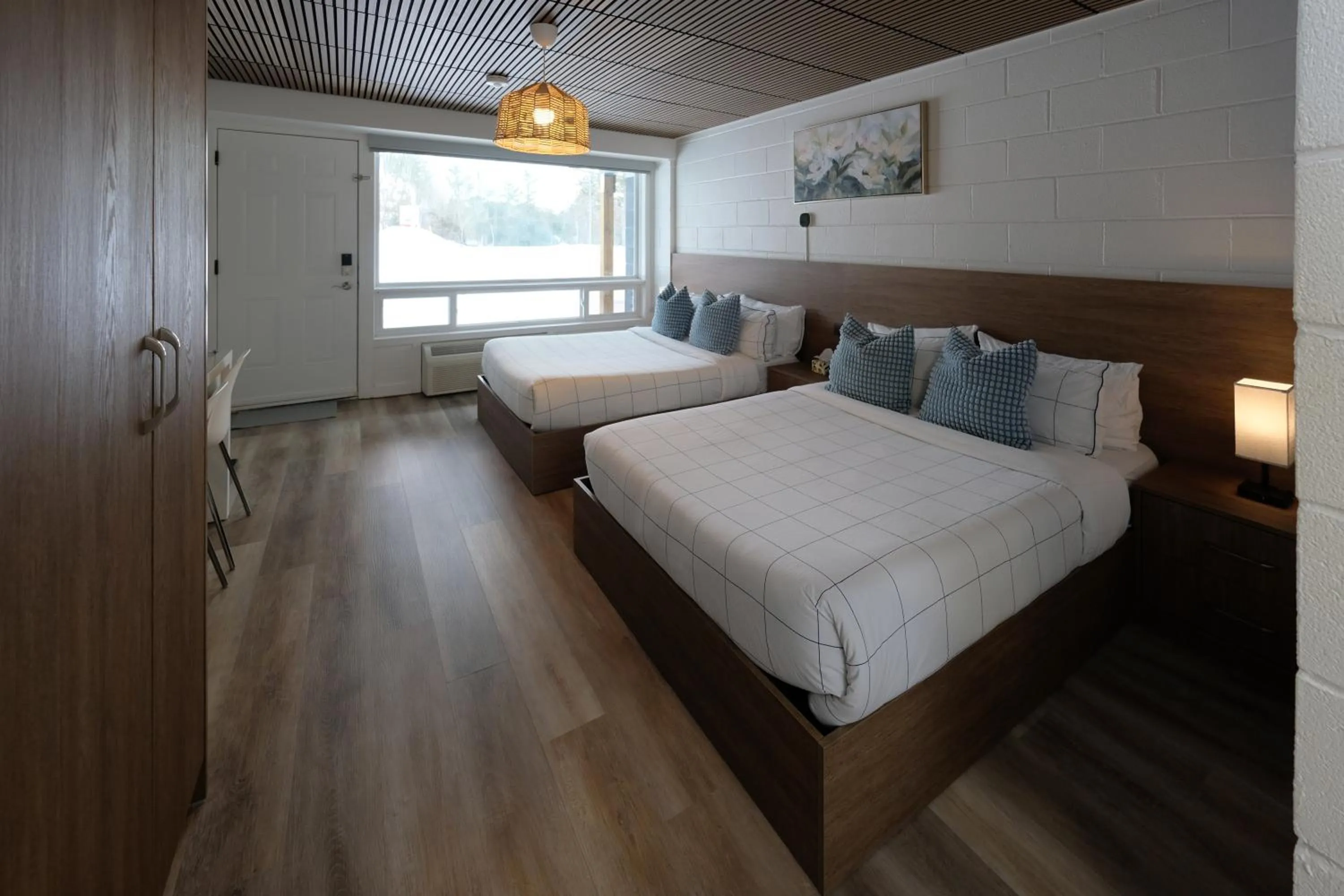 Bed in Stay Inn Muskoka