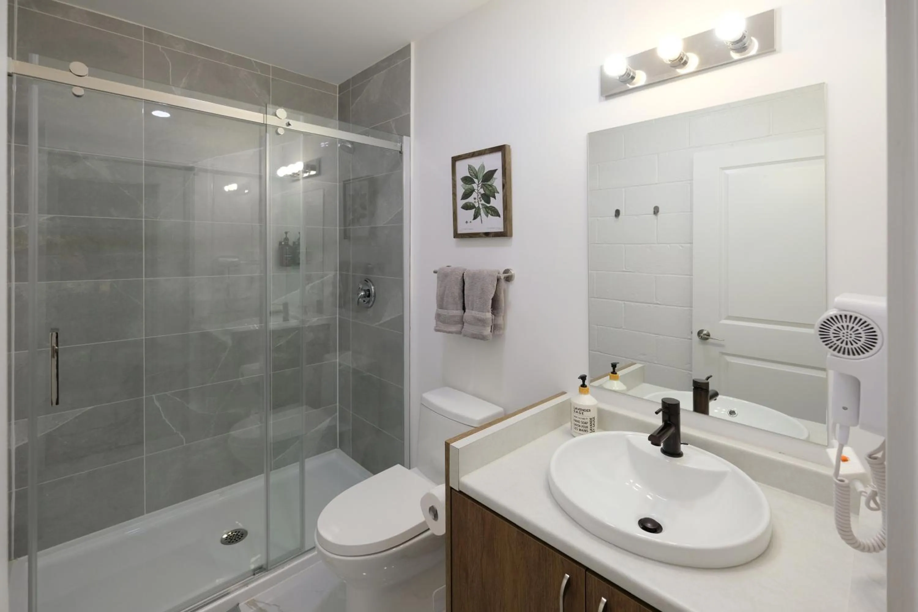 Shower in Stay Inn Muskoka