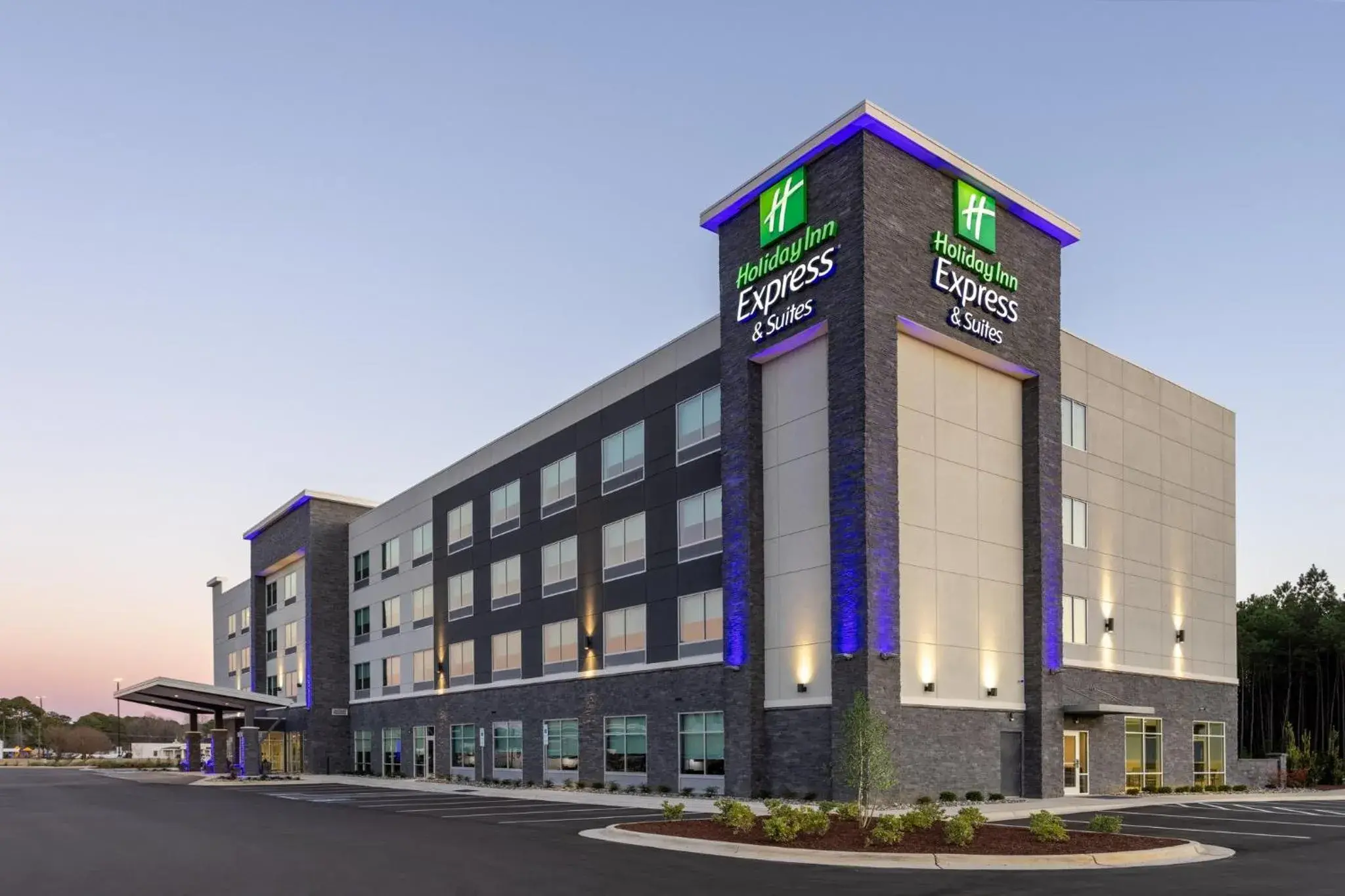 Property building in Holiday Inn Express & Suites Benson by IHG Property building in Holiday Inn Express & Suites Benson by IHG