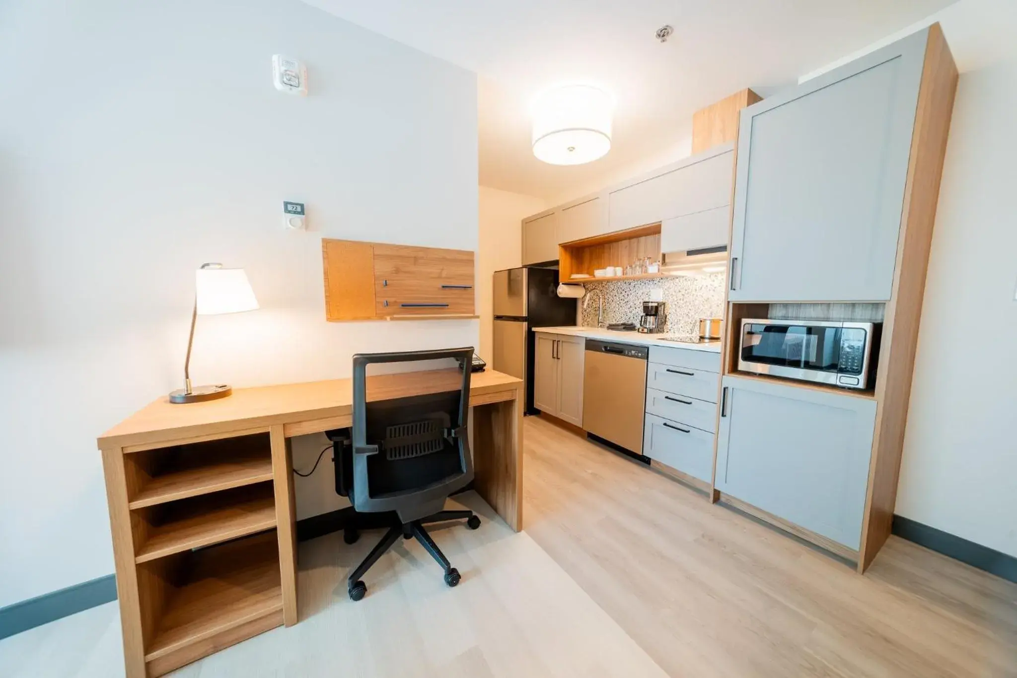 Photo of the whole room in Candlewood Suites Trois-Rivières Ouest by IHG Photo of the whole room in Candlewood Suites Trois-Rivières Ouest by IHG