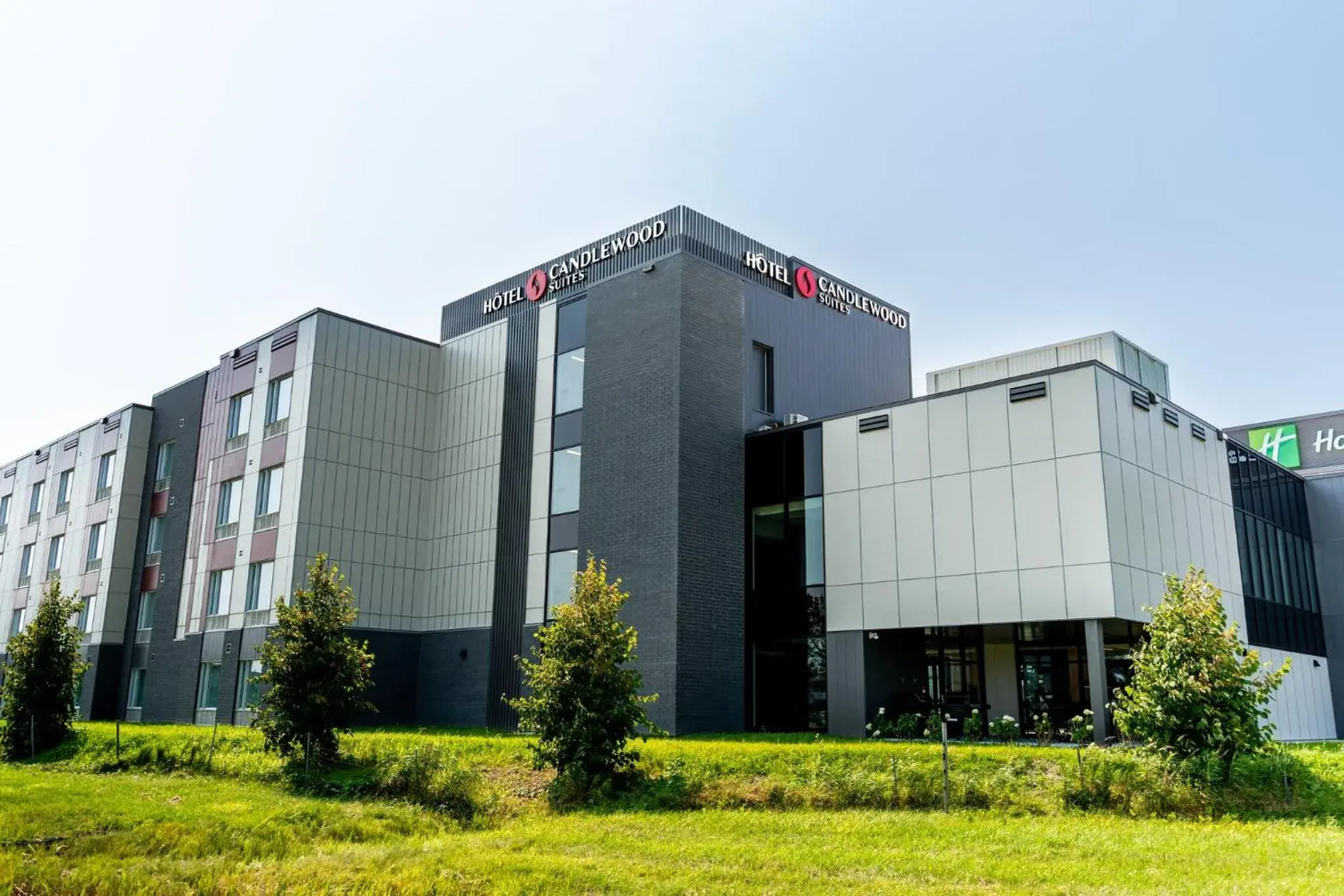 Property building in Candlewood Suites Trois-Rivières Ouest by IHG Property building in Candlewood Suites Trois-Rivières Ouest by IHG