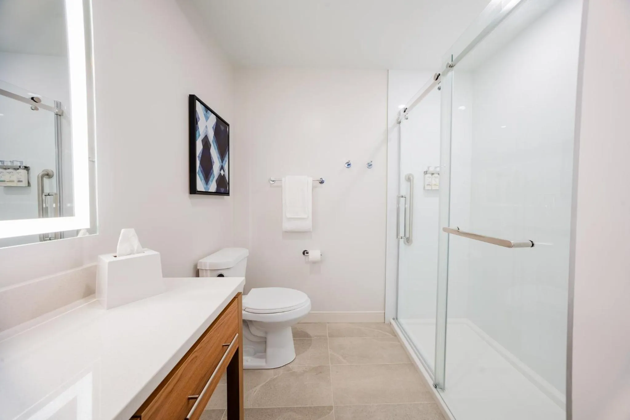 Bathroom in Candlewood Suites Trois-Rivières Ouest by IHG