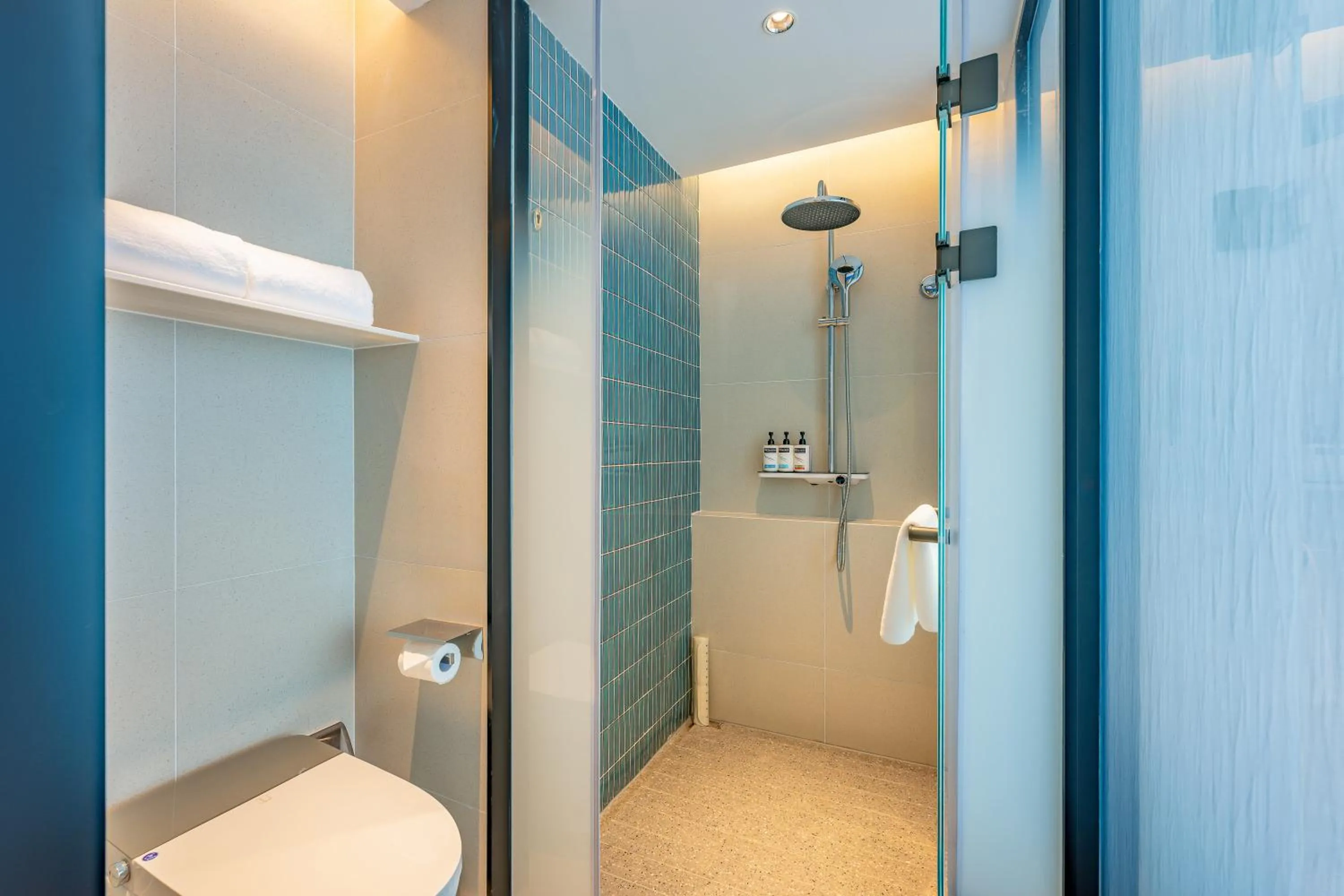 Toilet in Holiday Inn Express Langfang Yanjiao by IHG
