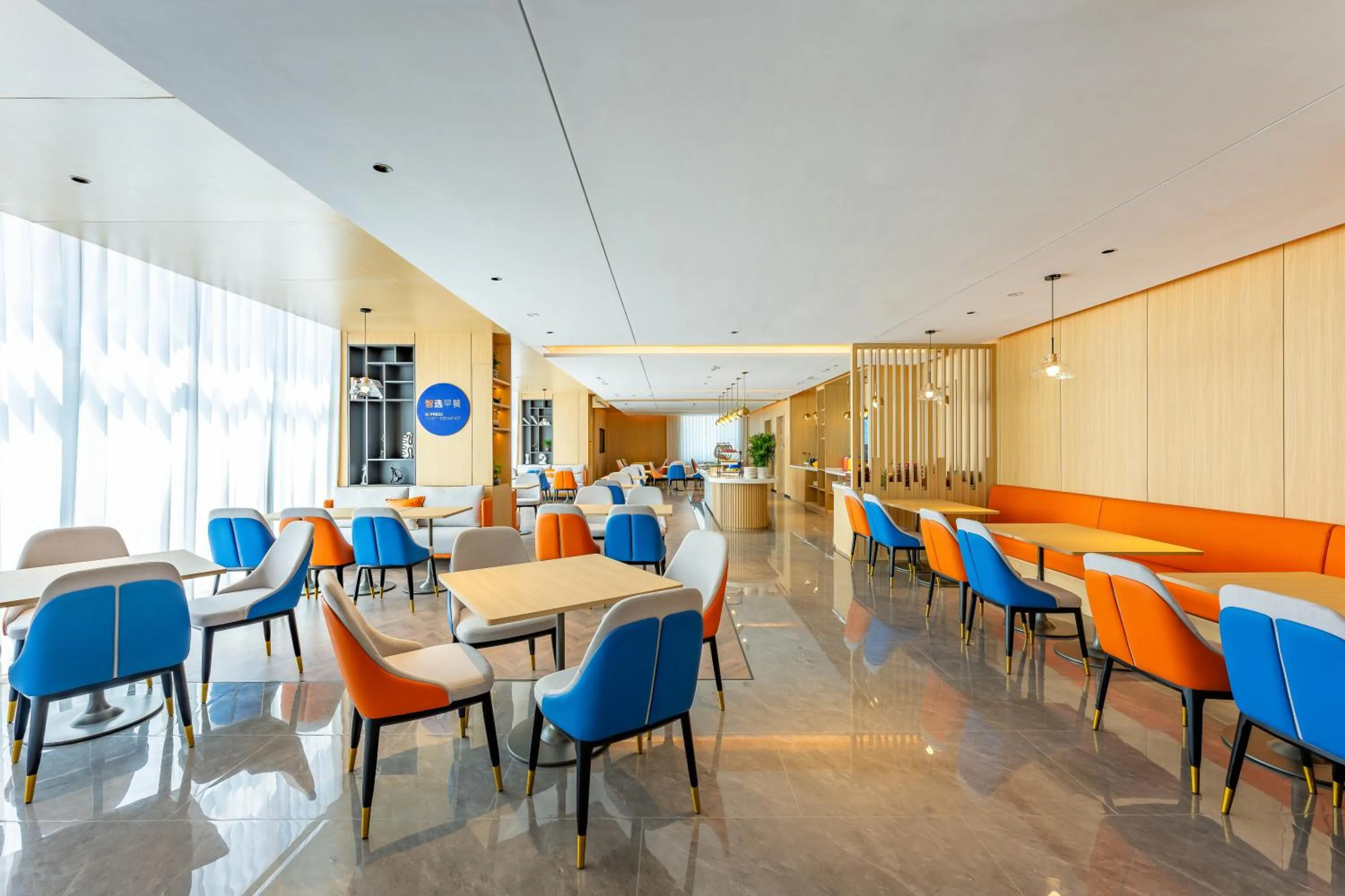 Buffet breakfast in Holiday Inn Express Langfang Yanjiao by IHG