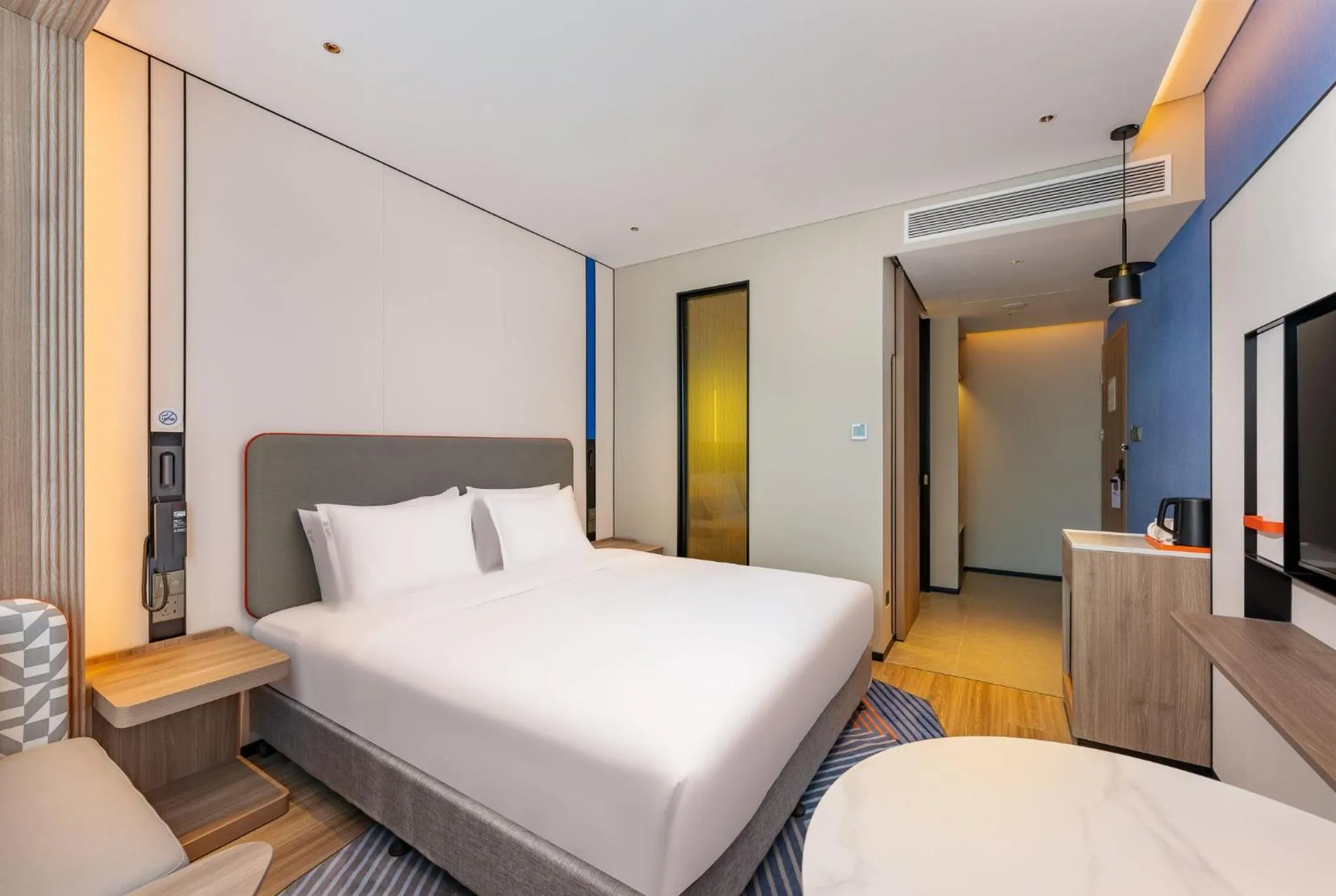 Photo of the whole room, Bed in Holiday Inn Express Langfang Yanjiao by IHG