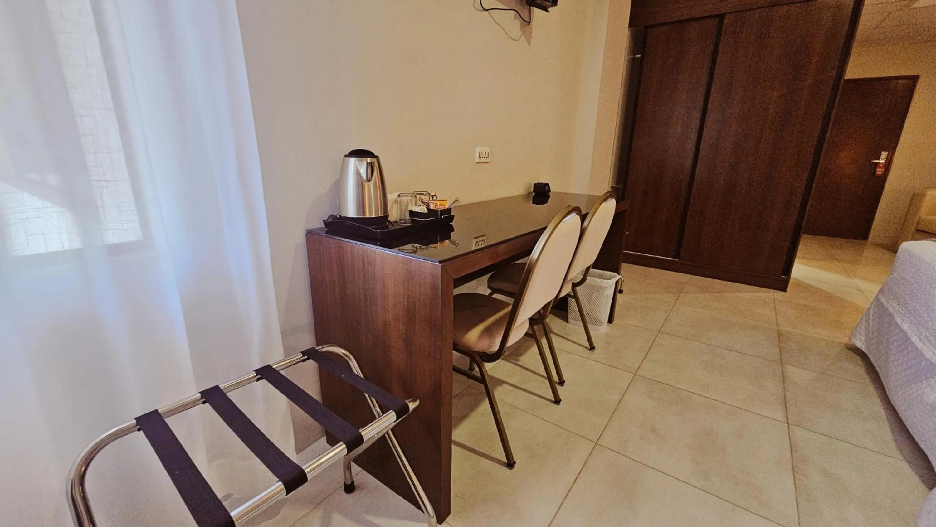 Coffee/tea facilities in Hotel Maywa