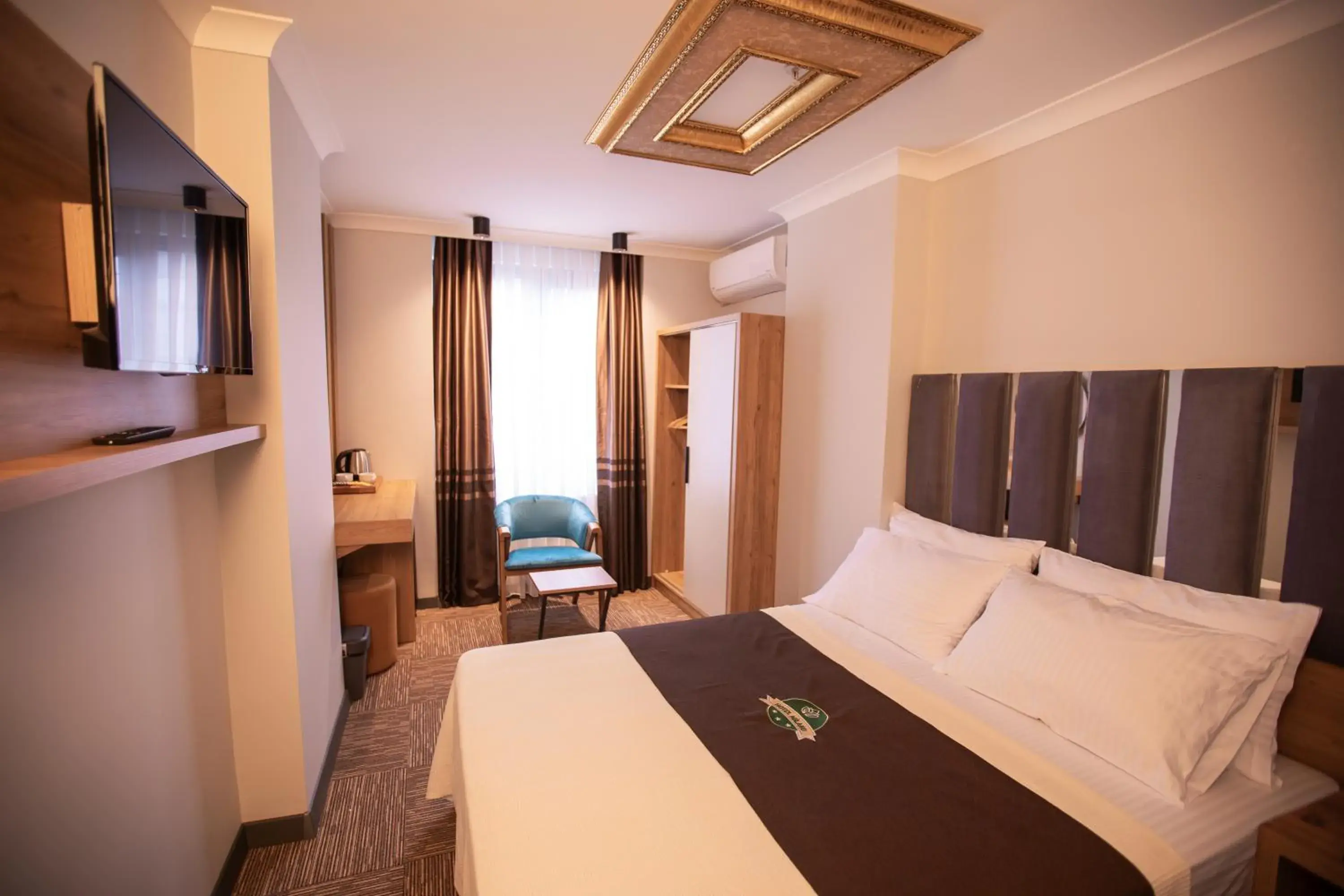 Standard Double Room with Partial Sea View in Hotel Milano Standard Double Room with Partial Sea View in Hotel Milano