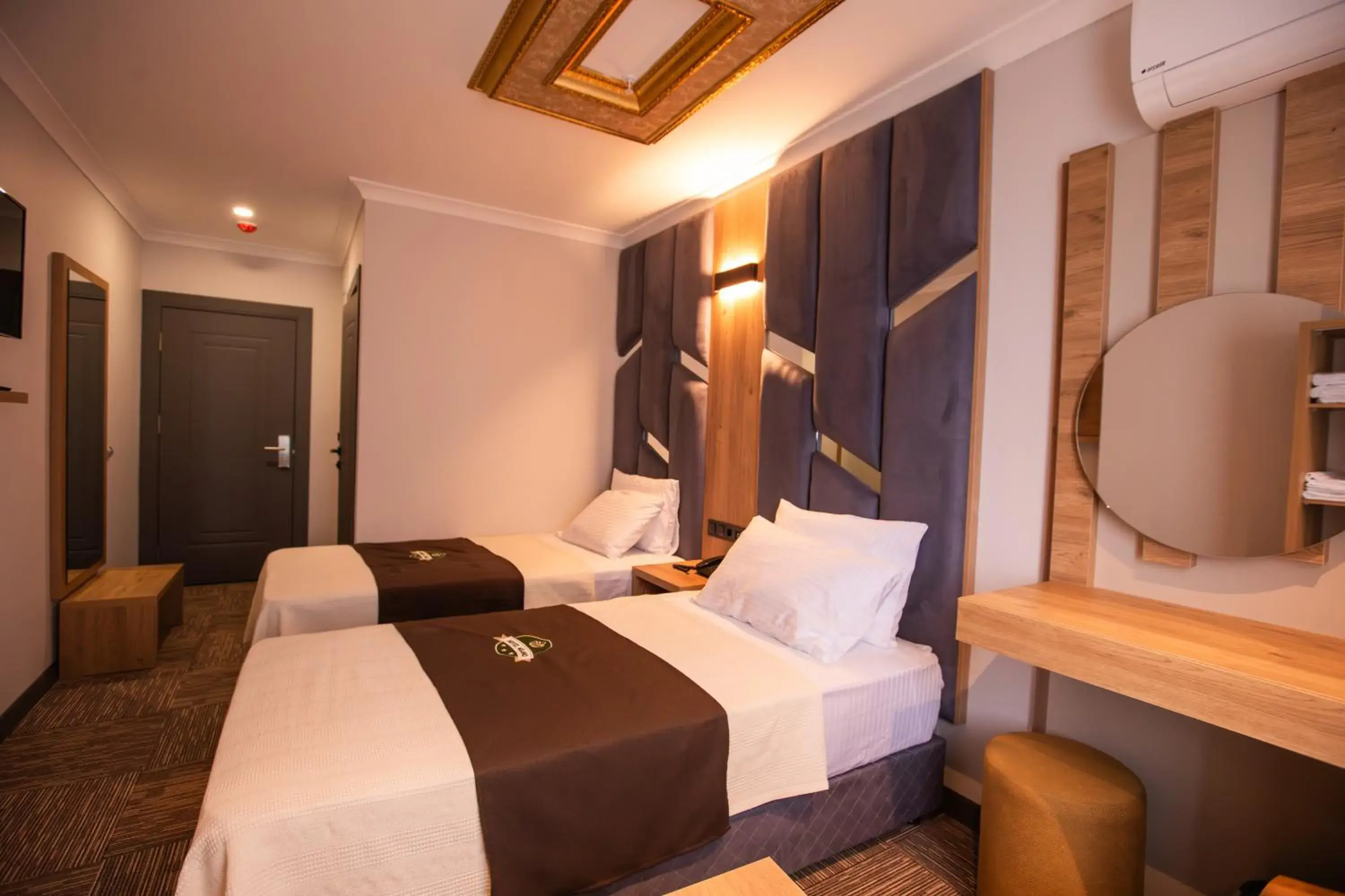 Twin Room with Partial Sea View in Hotel Milano Twin Room with Partial Sea View in Hotel Milano