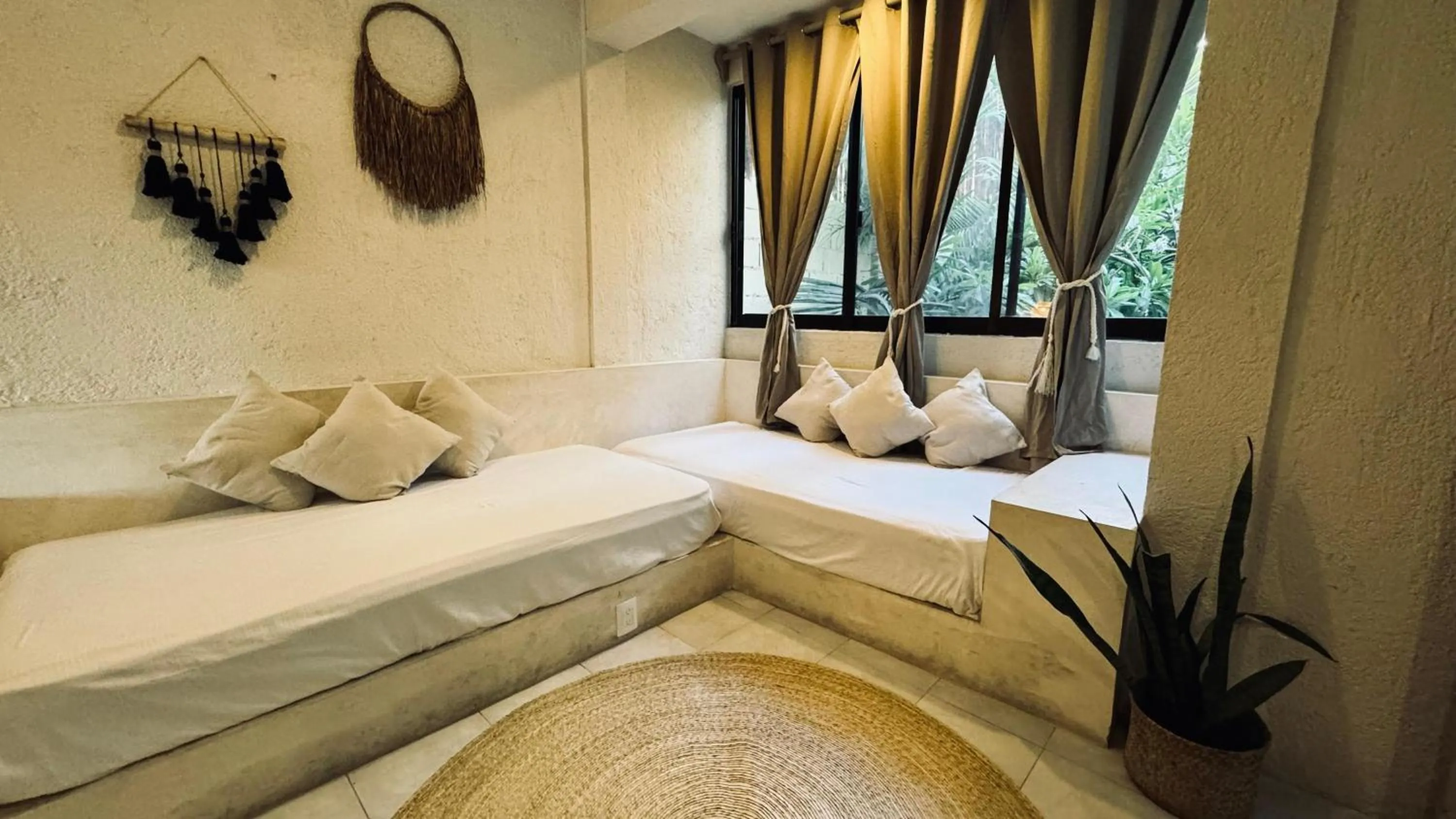 Living room, Bed in Hotel Noah Tulum