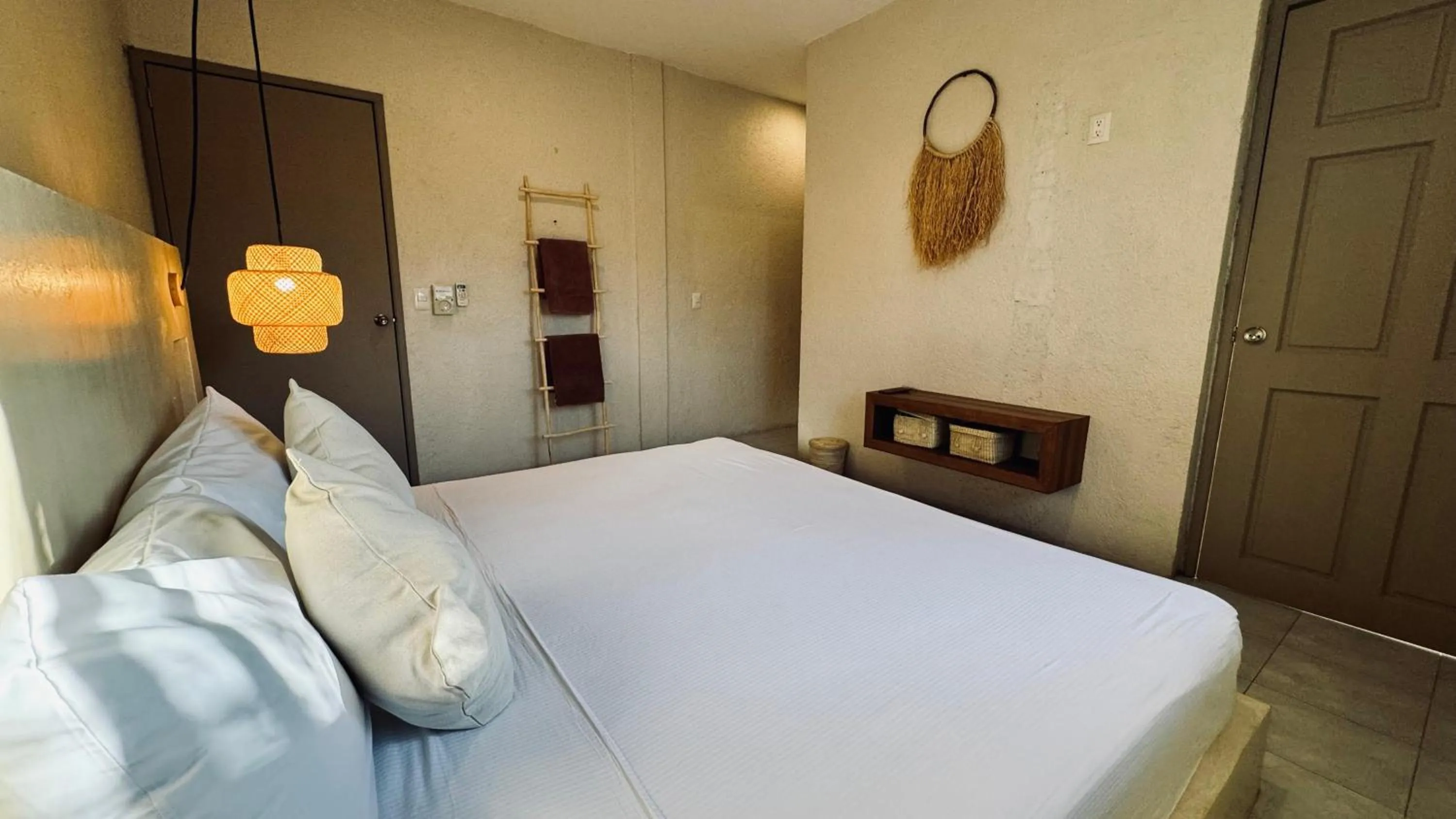 Bedroom, Bed in Hotel Noah Tulum