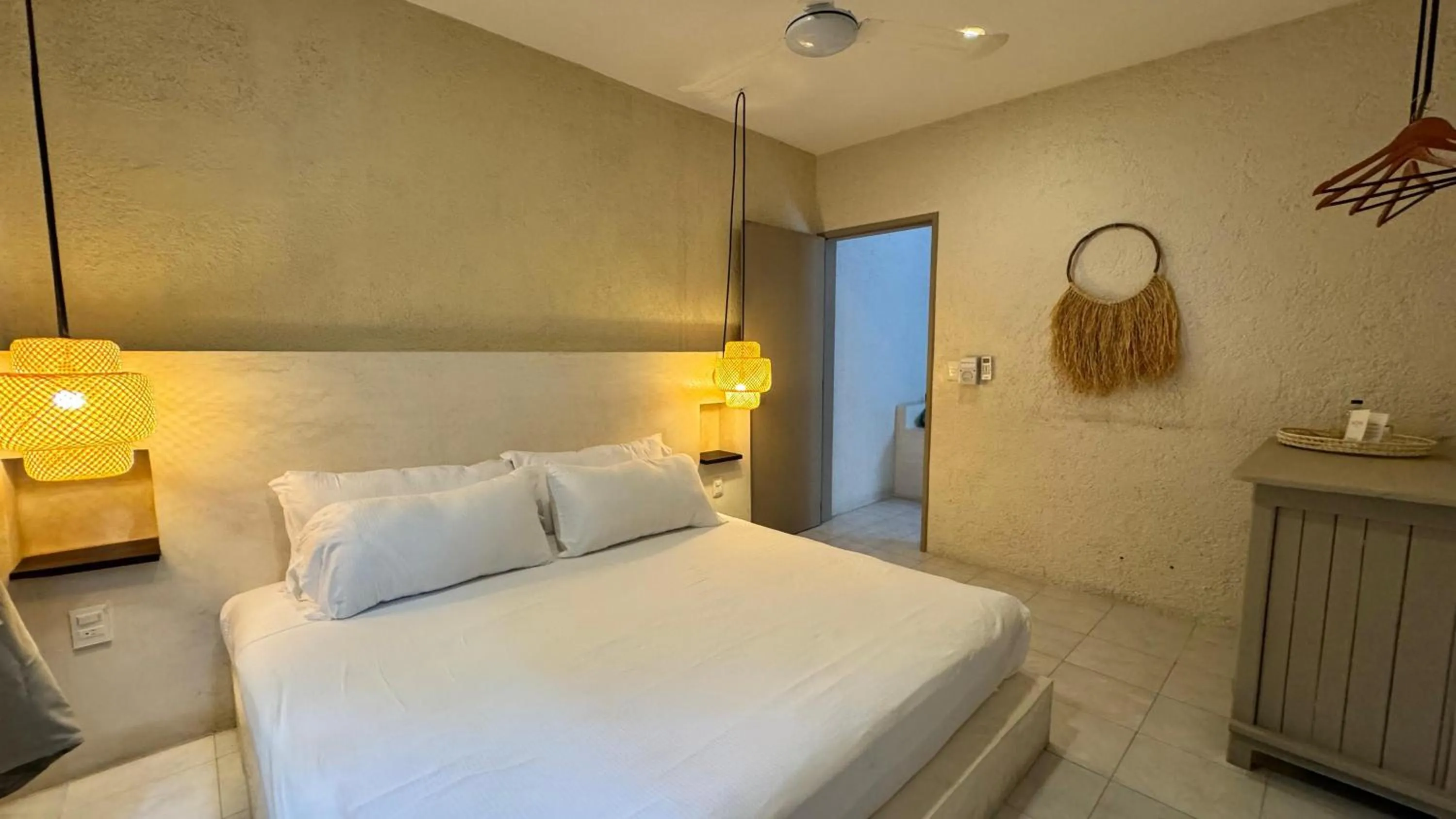 Bedroom, Bed in Hotel Noah Tulum