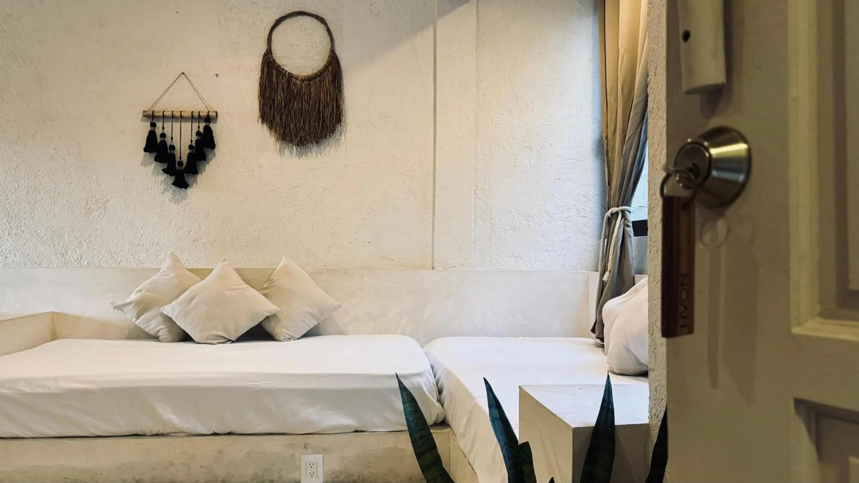 Photo of the whole room, Bed in Hotel Noah Tulum