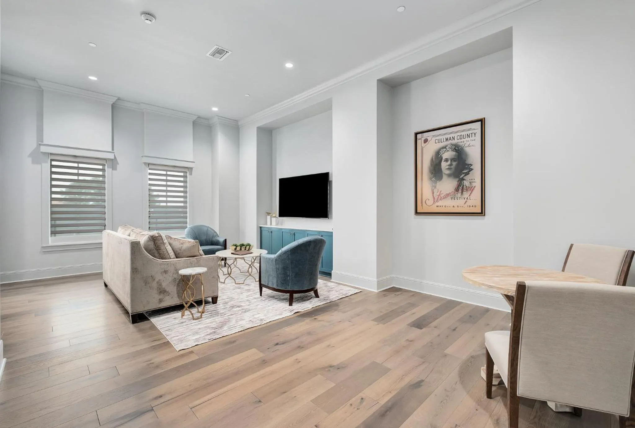 TV and multimedia in The Flying Fifty Hotel, a Luxury Boutique Hotel