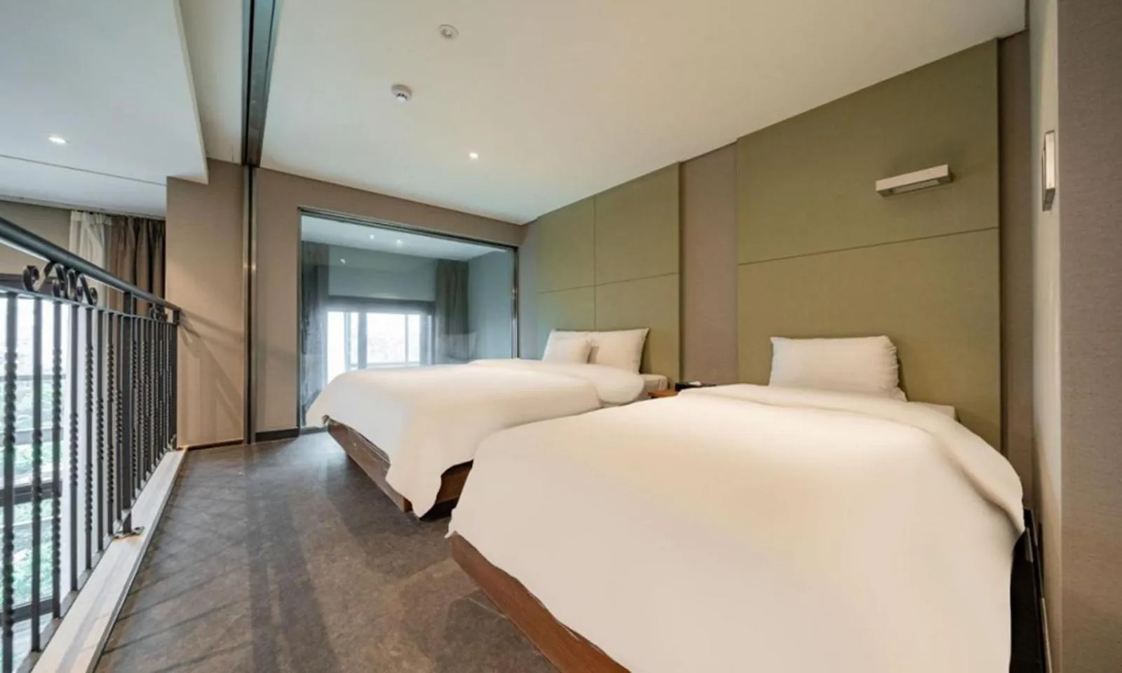 Bed in Yeongdeungpo Lifestyle F Hotel