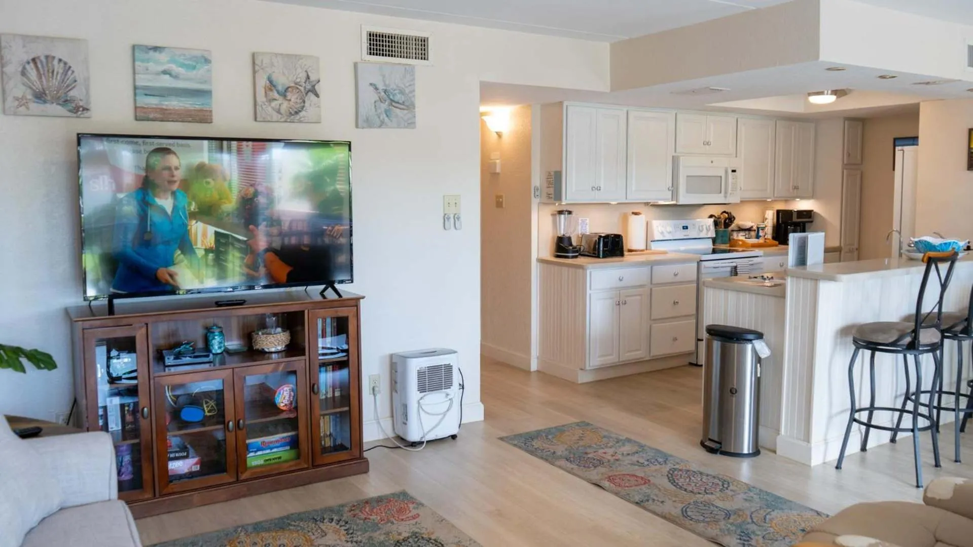 Kitchen or kitchenette in Villa del Sol - #205