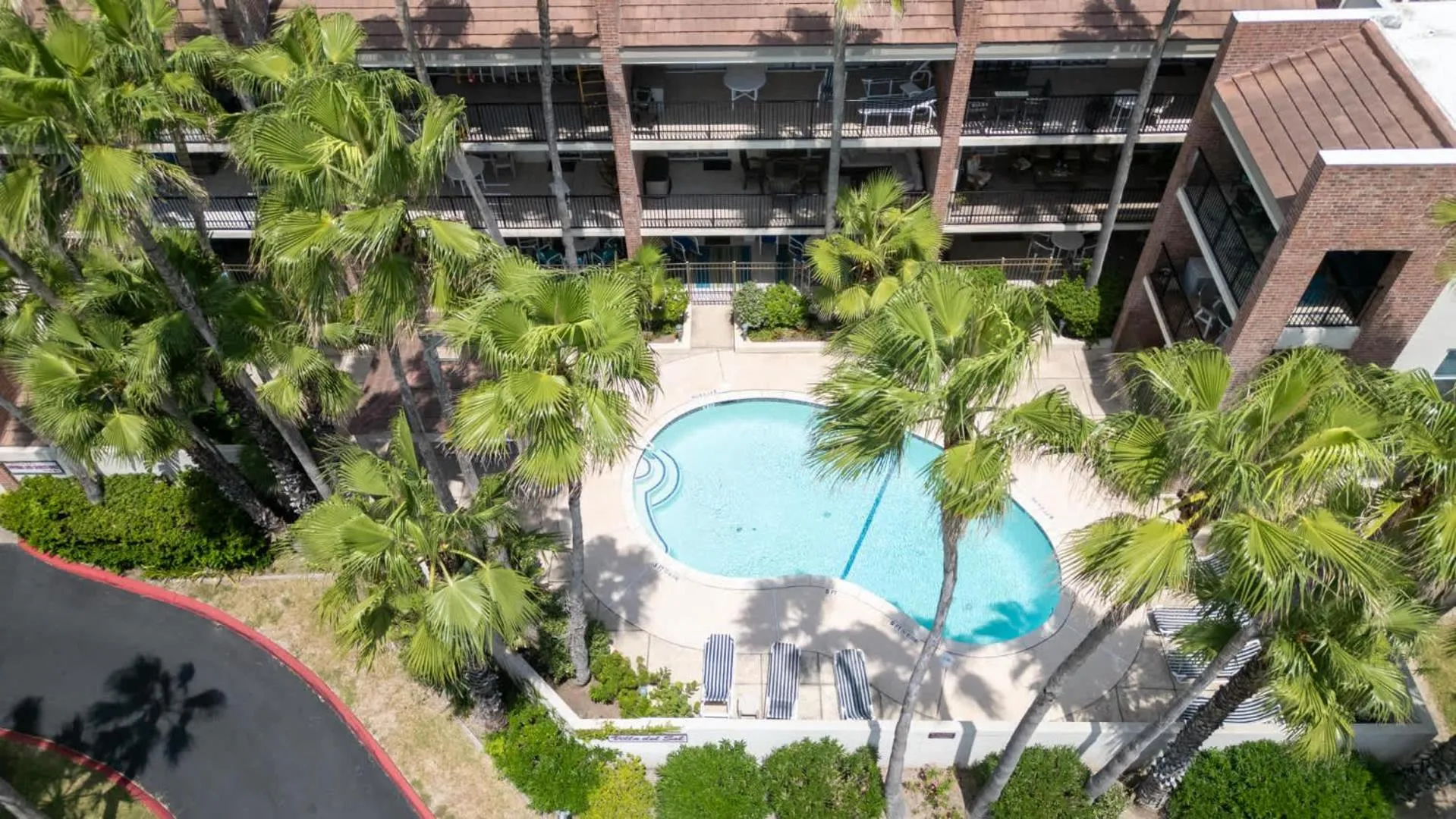 Swimming pool in Villa del Sol - #205