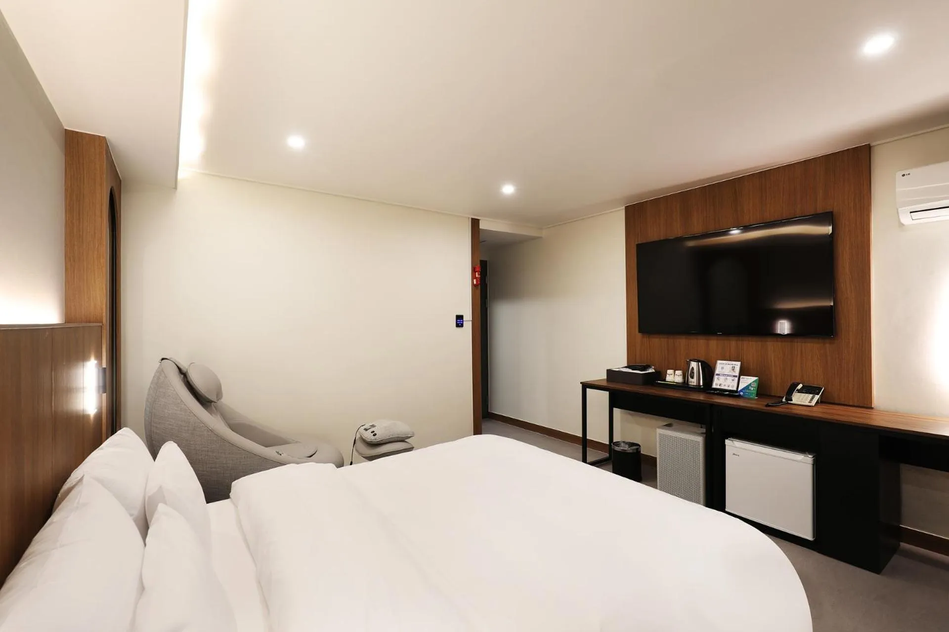 Bed in Jeonju Urban Hotel