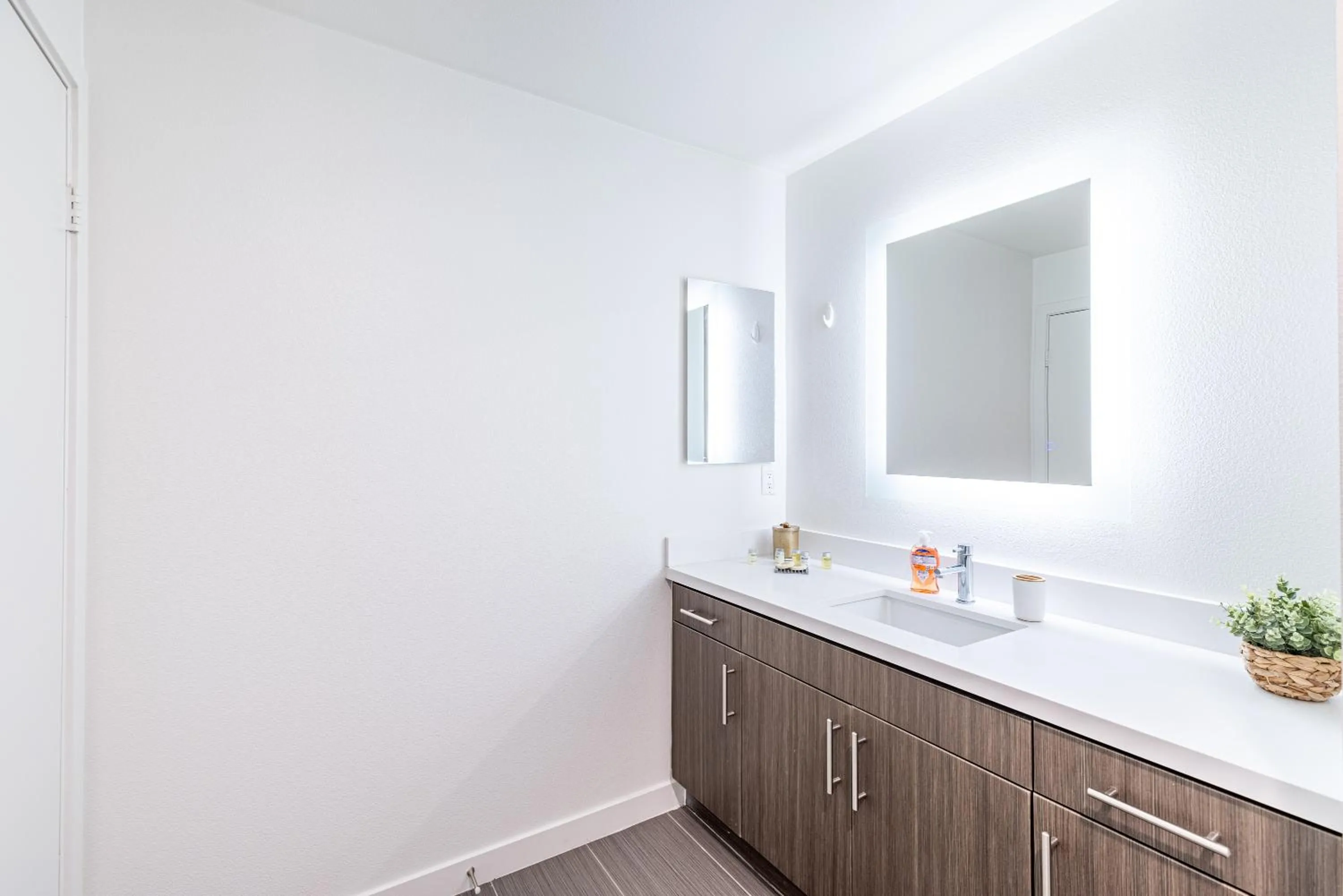 Bathroom in Hollywood Furnished Apartments