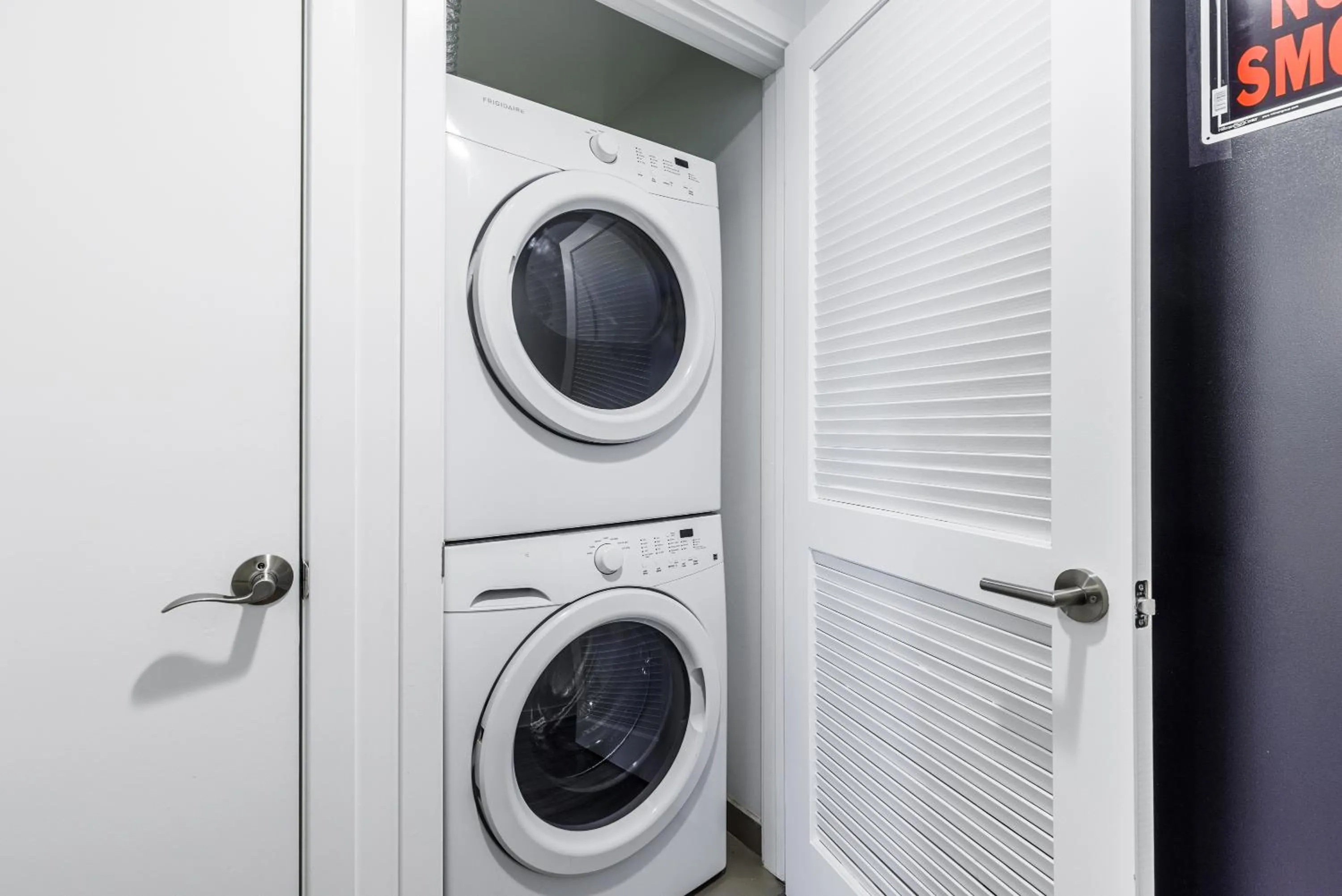 washing machine in Hollywood Furnished Apartments