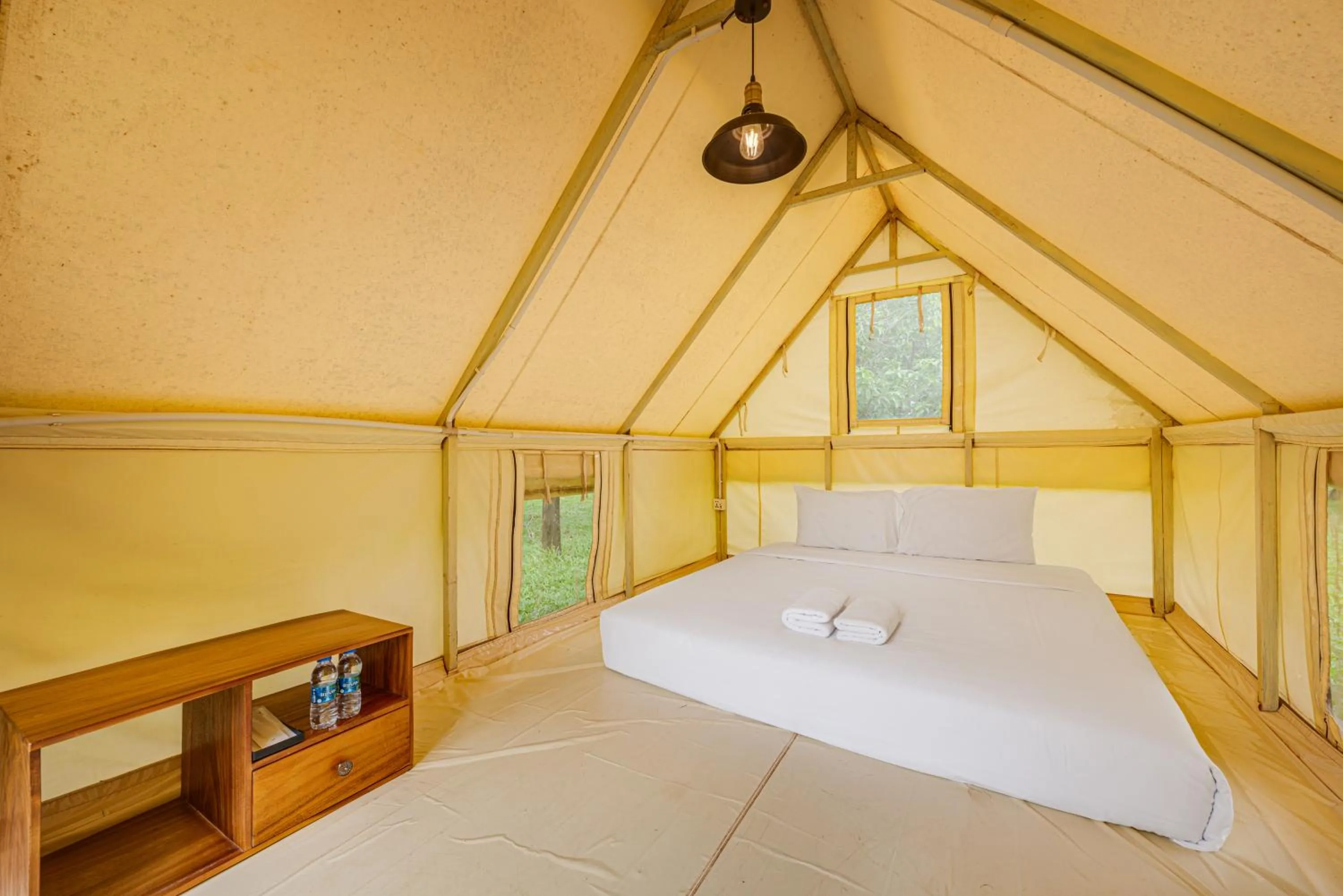 Bed in Phum Domnak Domrey Resort