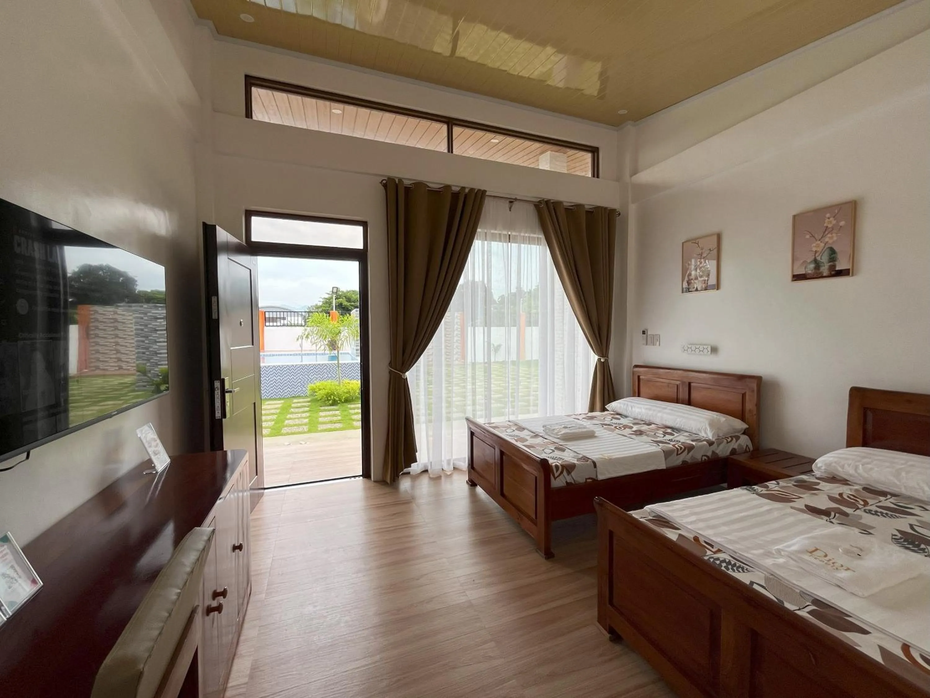 Bed in Villa Mercedes Private Resort