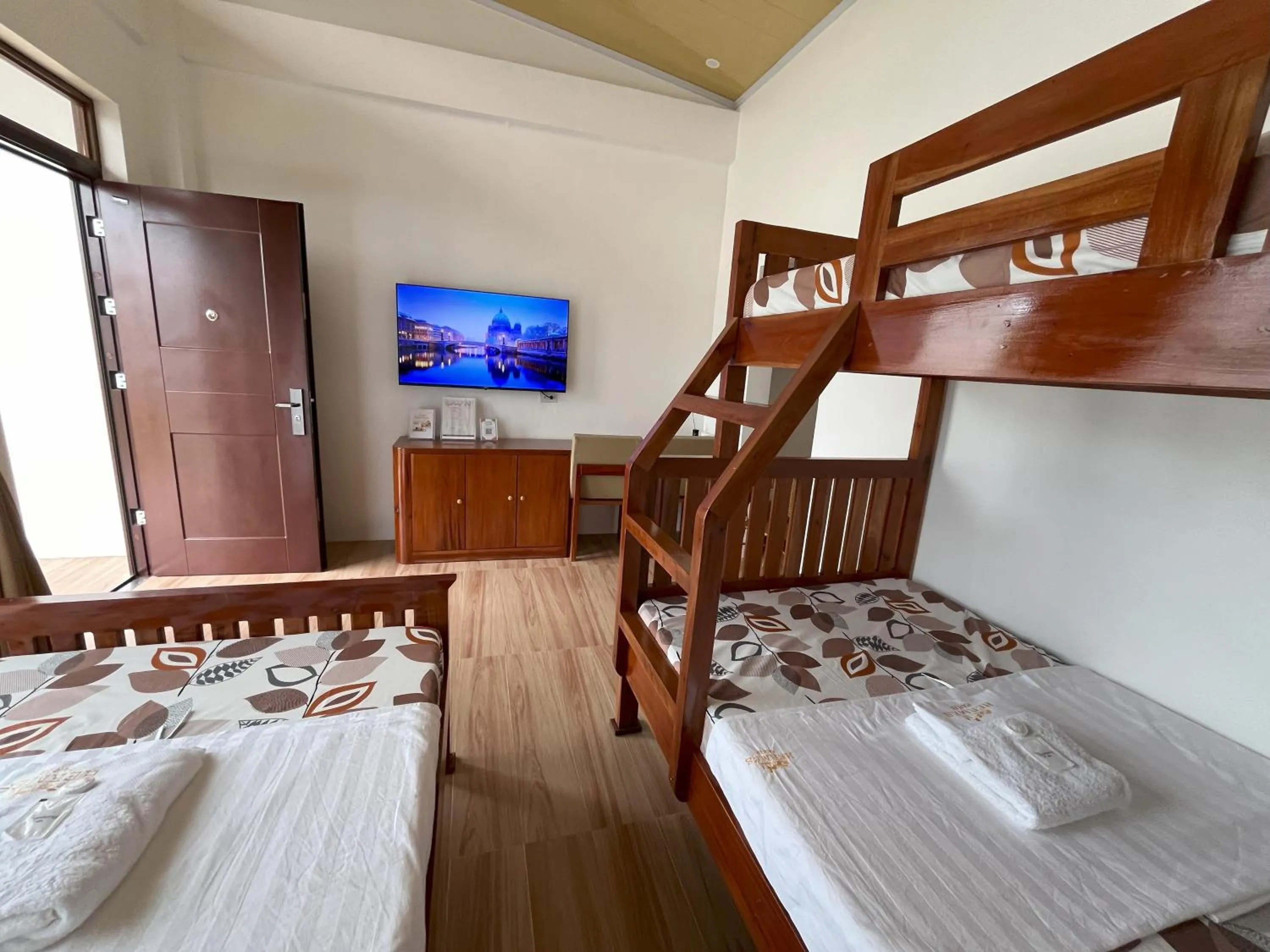 Bed in Villa Mercedes Private Resort