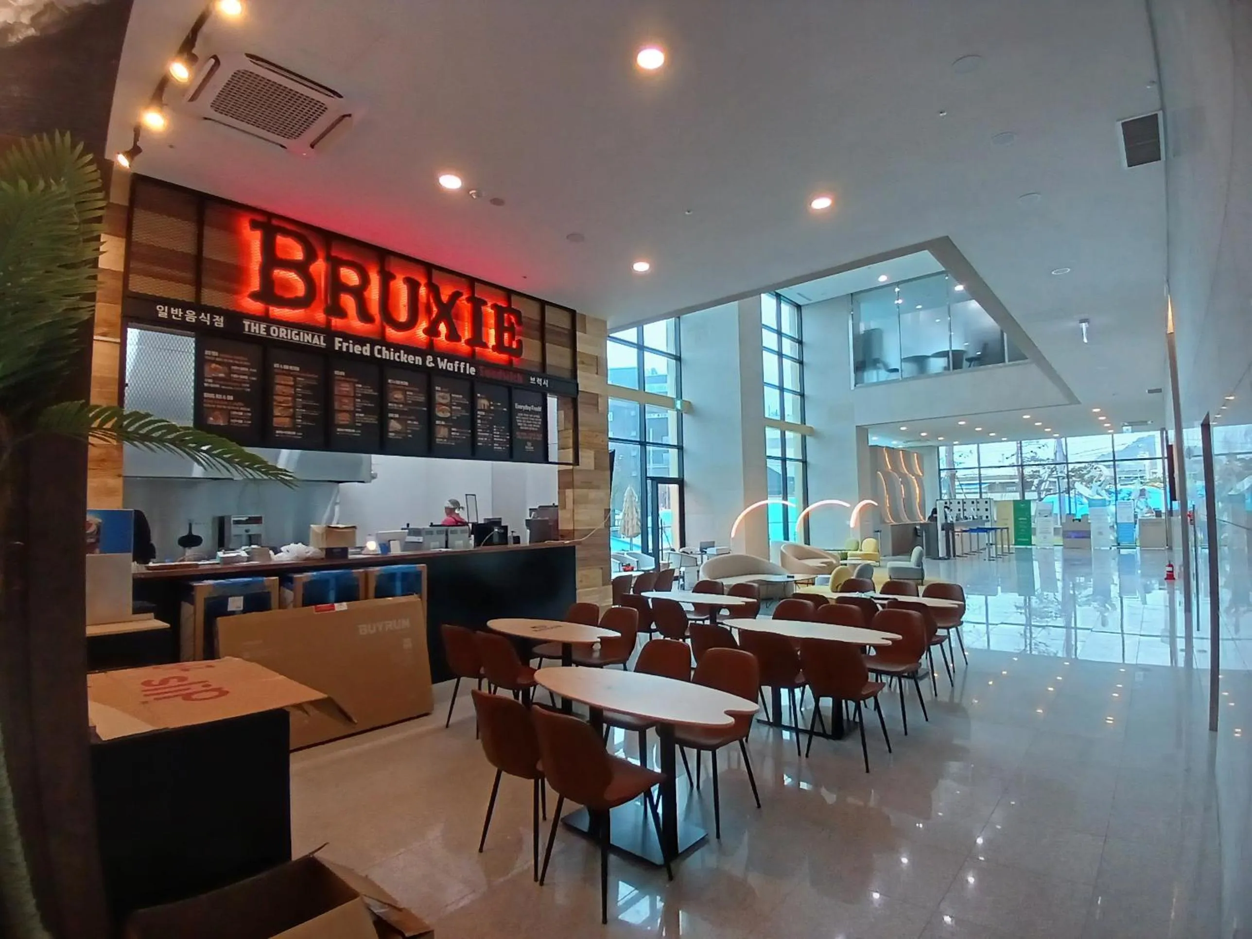 Restaurant/places to eat in SurfResort INN-The City YangYang