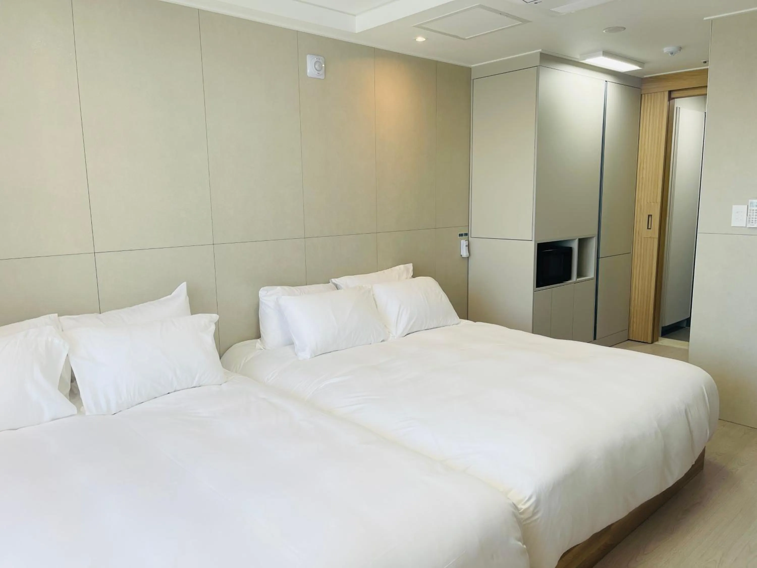 Bed in SurfResort INN-The City YangYang