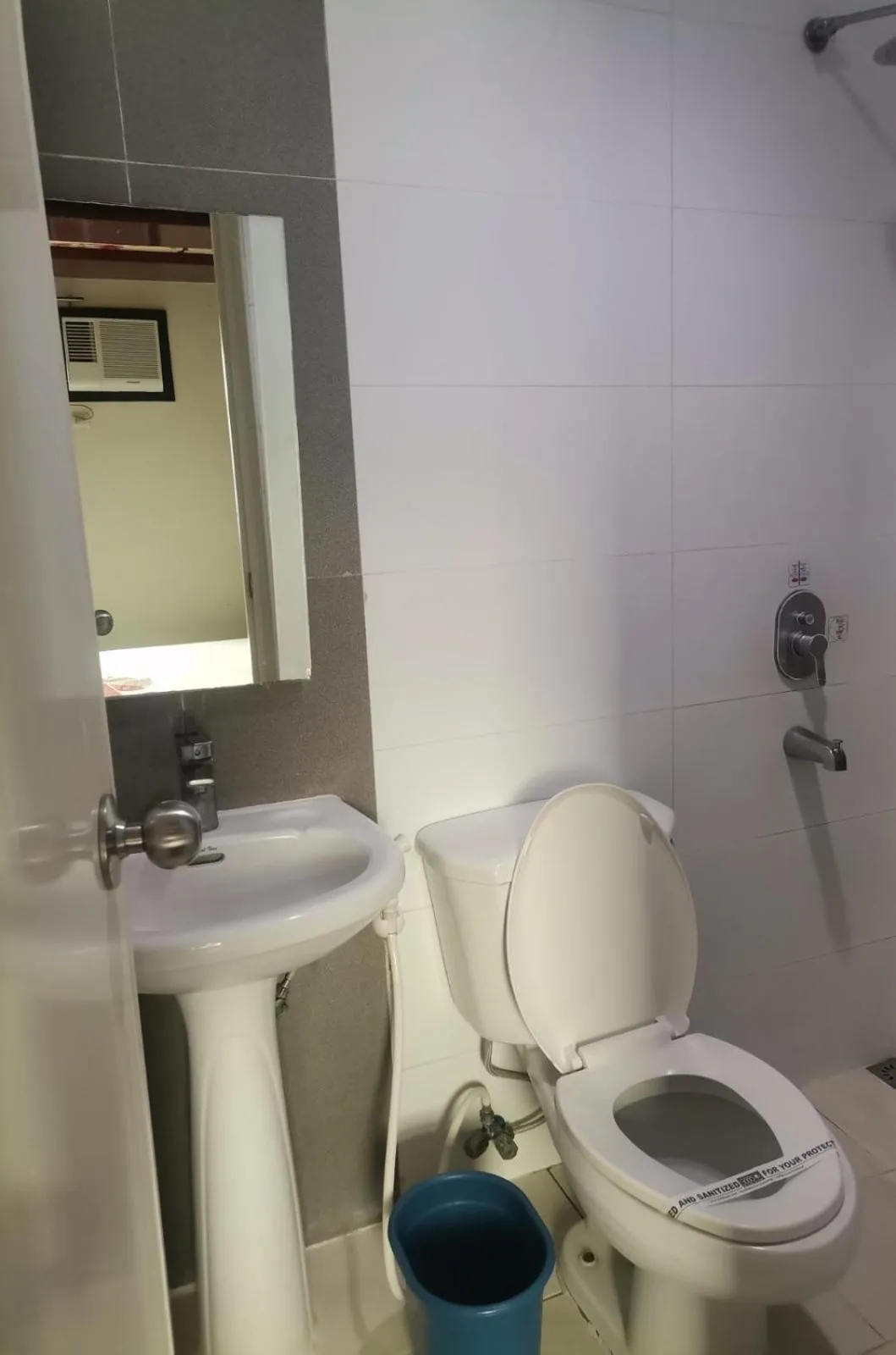 Bathroom in Hotel Sogo Alabang Southroad