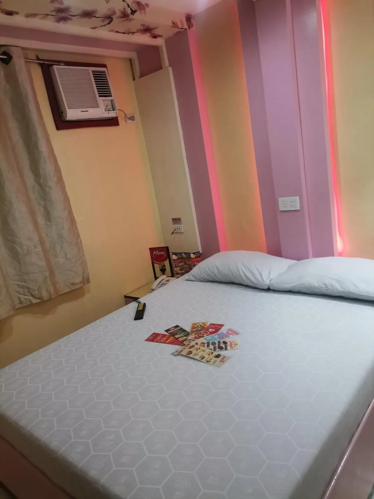 Bed in Hotel Sogo Alabang Southroad