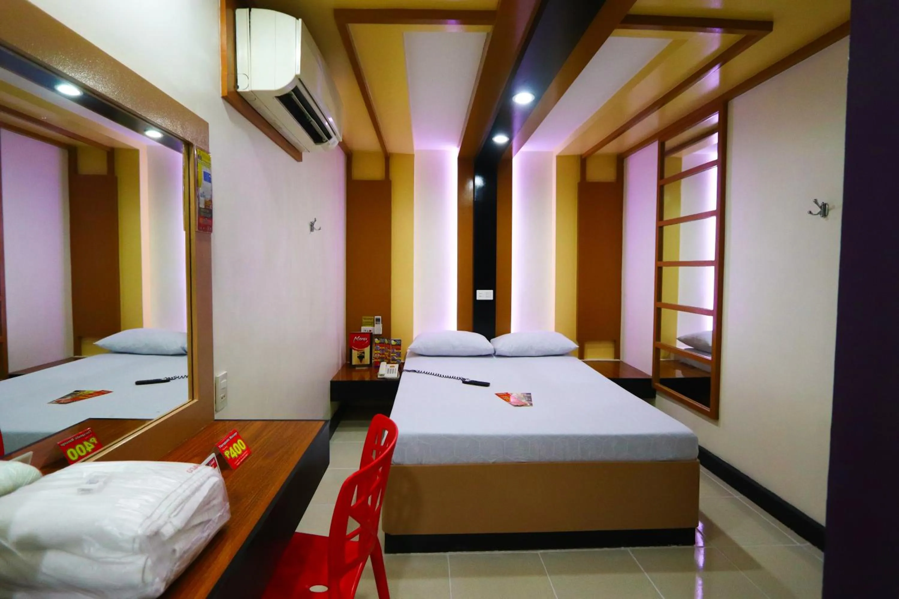Bedroom, Bed in Hotel Sogo Cebu