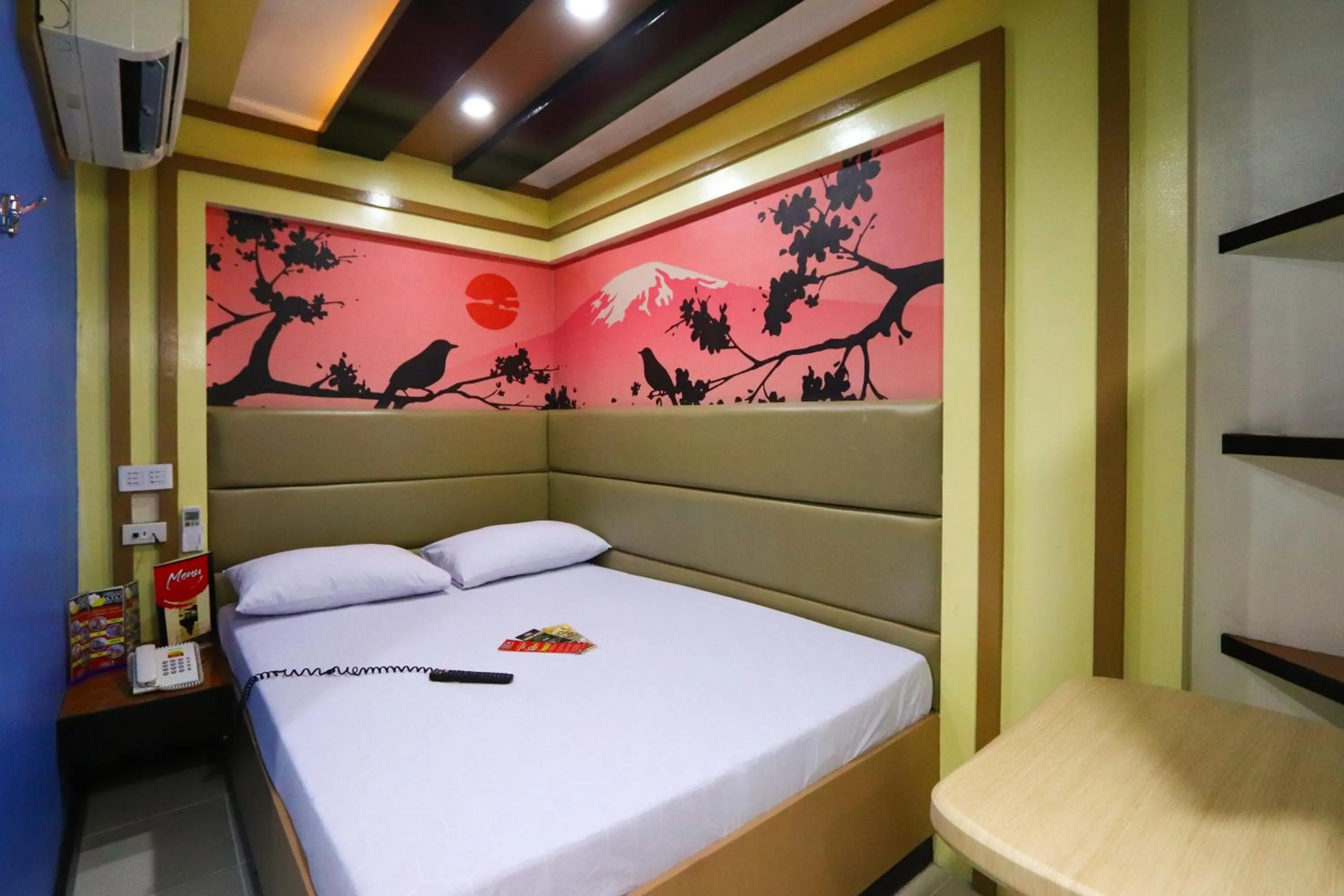 Photo of the whole room, Bed in Hotel Sogo Makati Avenue