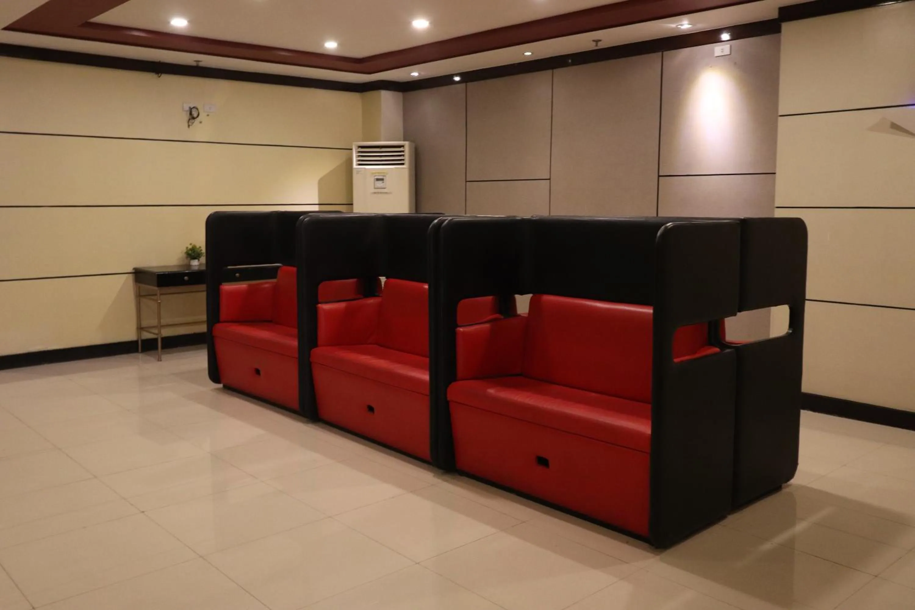 Lobby or reception in Hotel Sogo Makati Avenue