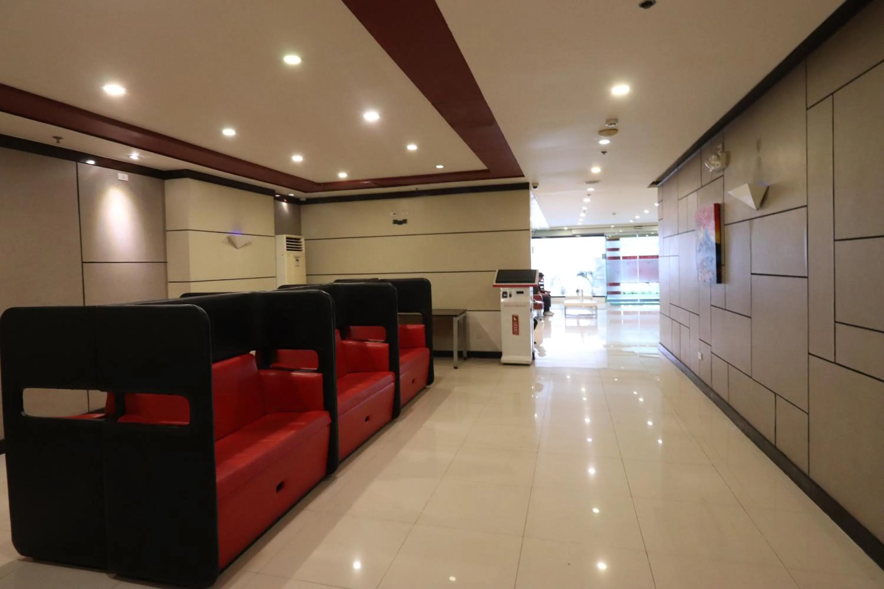 Lobby or reception in Hotel Sogo Makati Avenue