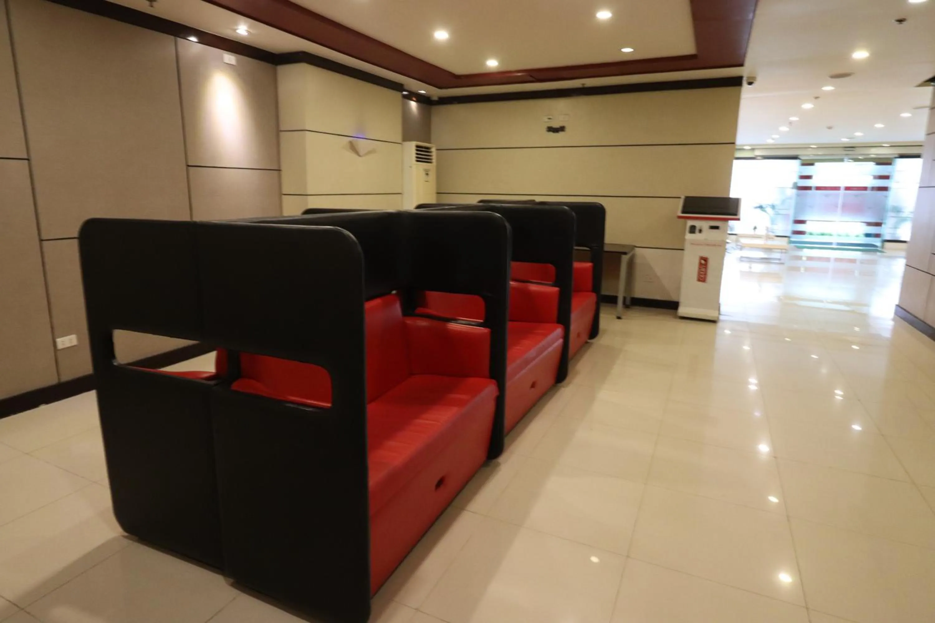 Lobby or reception in Hotel Sogo Makati Avenue
