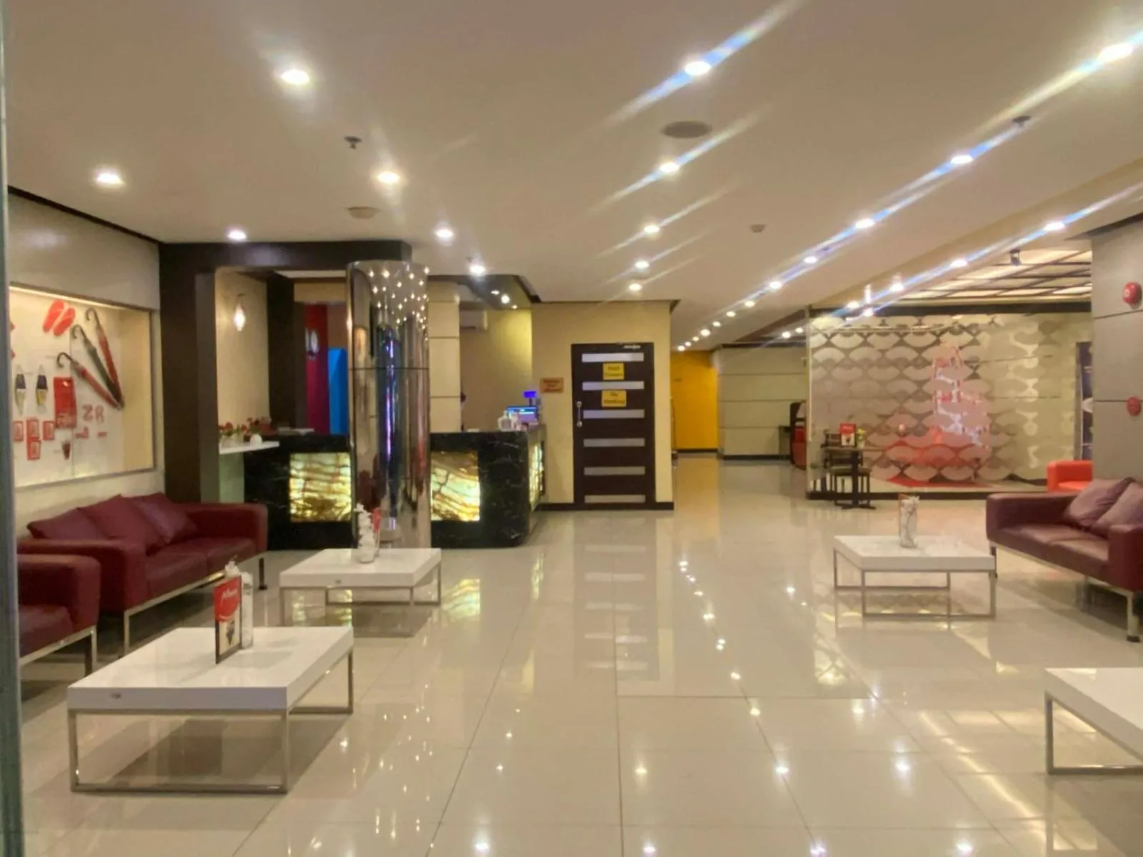 Lobby or reception in Hotel Sogo Makati Avenue