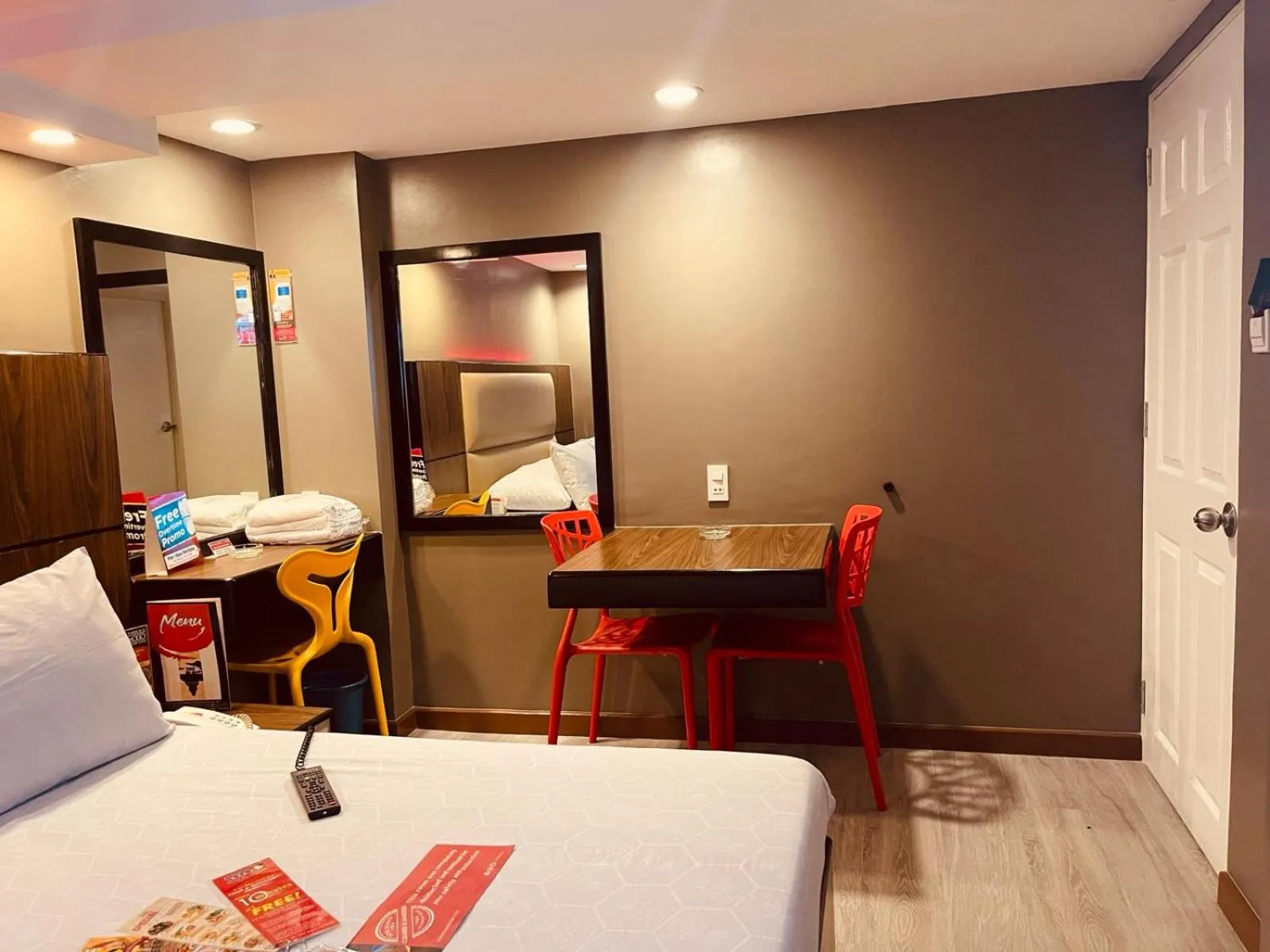 Living room in Hotel Sogo Aurora Cubao