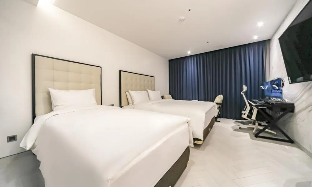 Bed in Daegu Dongseongro Hotel Labella