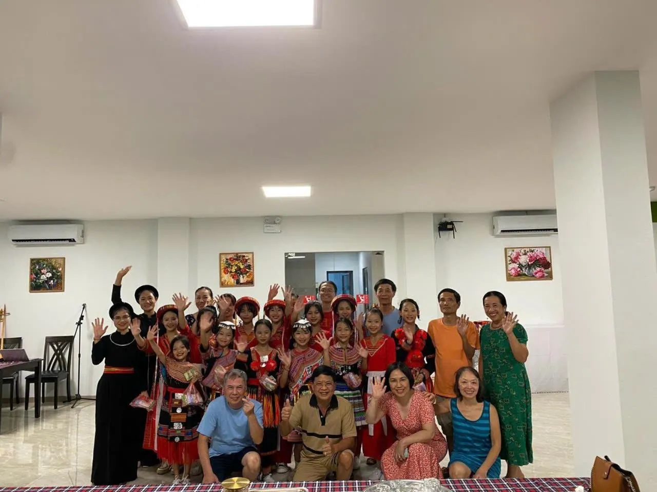 Restaurant/places to eat in Lang Can Boutique Hotel