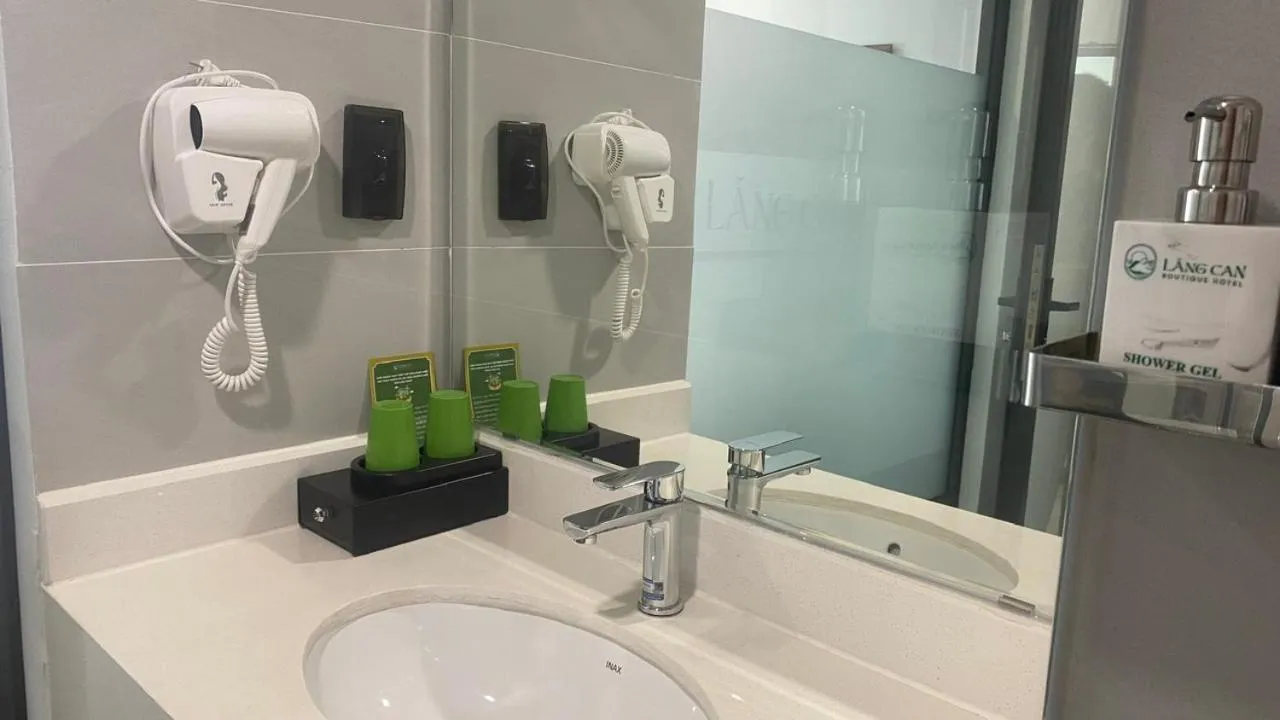 Bathroom in Lang Can Boutique Hotel
